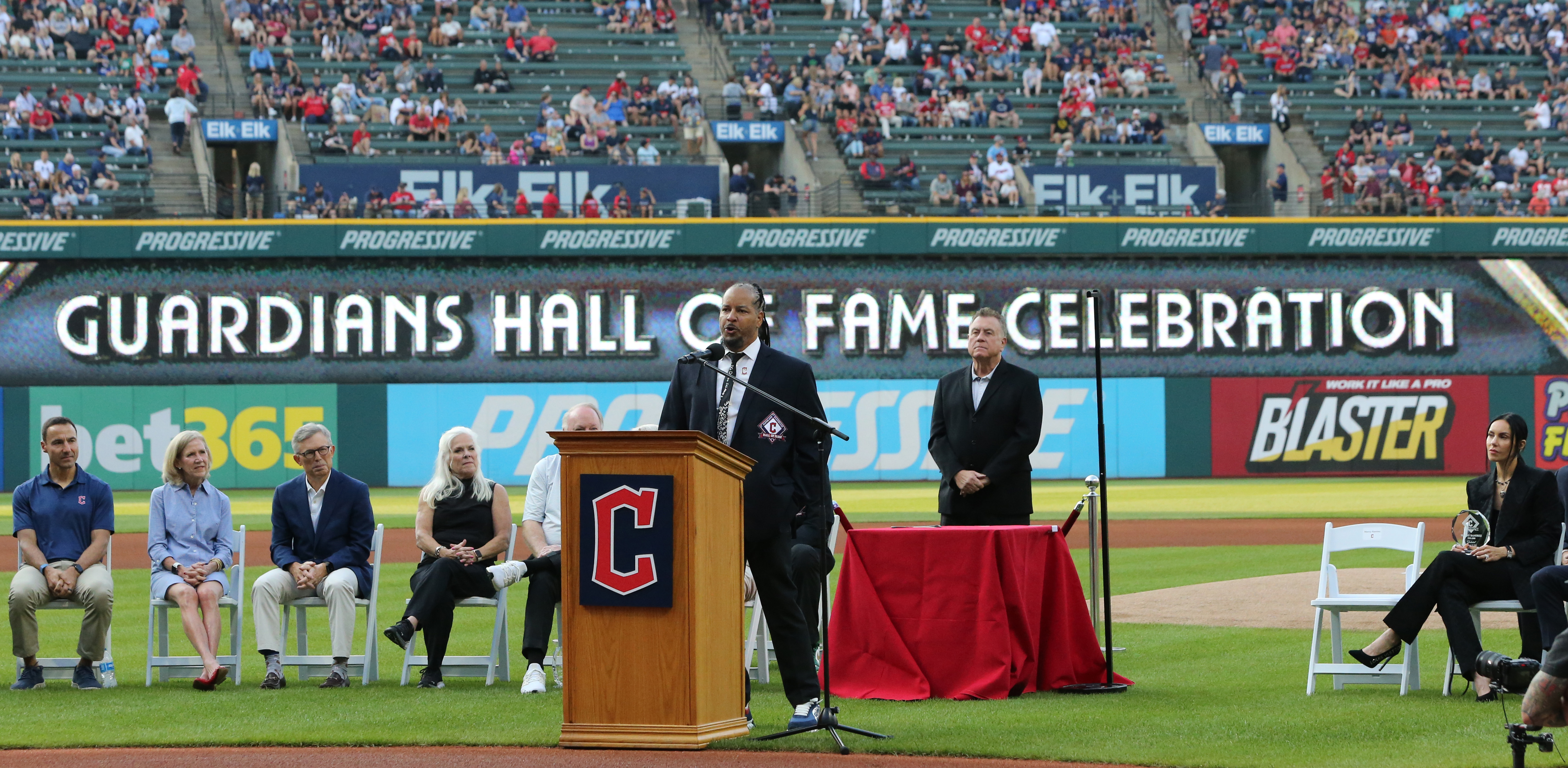 CLEVELAND, OH - AUGUST 19: Manny Ramirez is greeted by Detroit