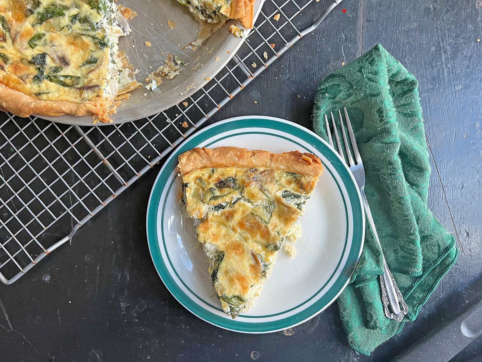 A Spinach Mushroom Quiche With Cheesy Goodness   SCCYIRSLHJFRLPDDN2DZ5WRVPM 