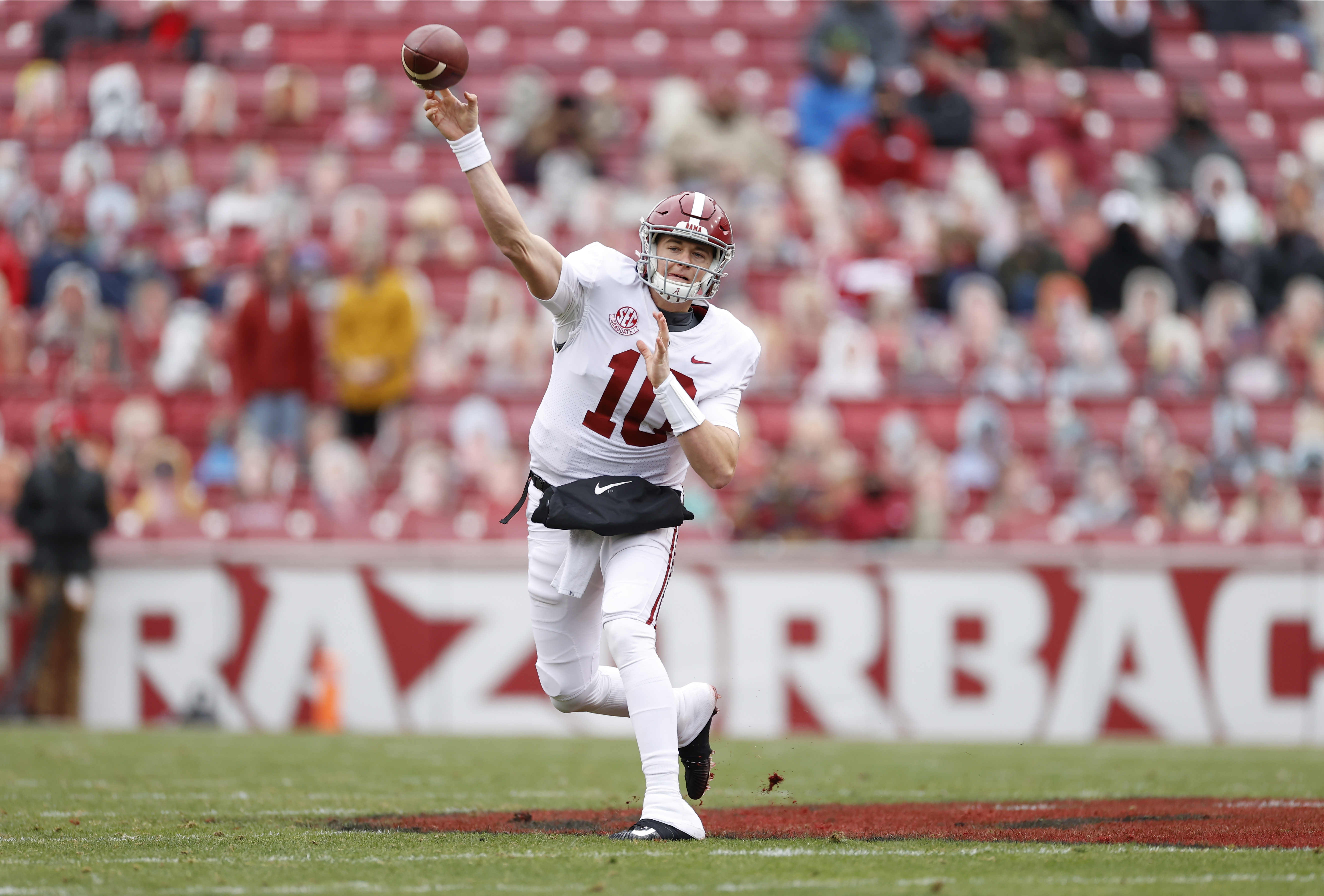 Alabama QB Mac Jones - This Crimson Tide team best to ever play - ESPN