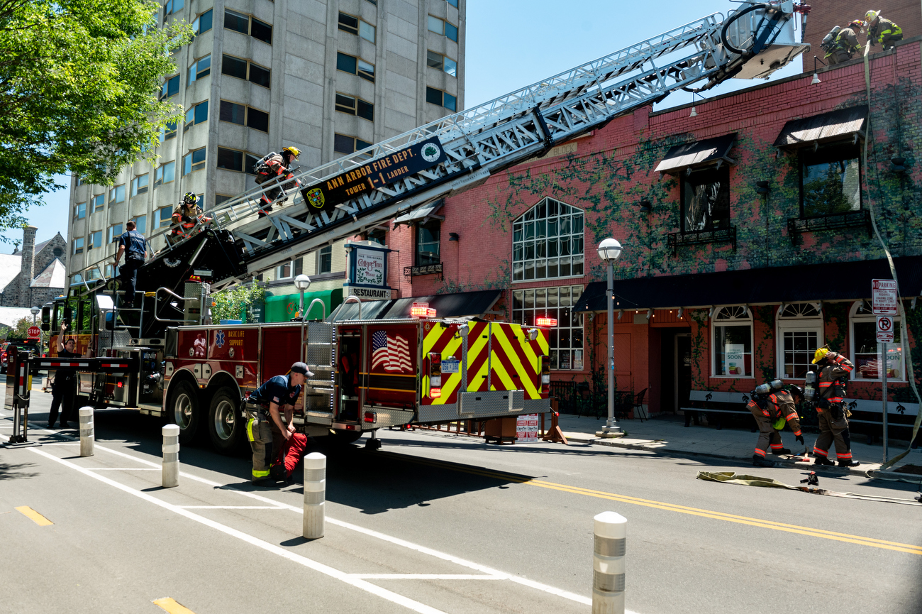 Fire above NeoPapalis Pizza in Ann Arbor leads to evacuation of Z West ...