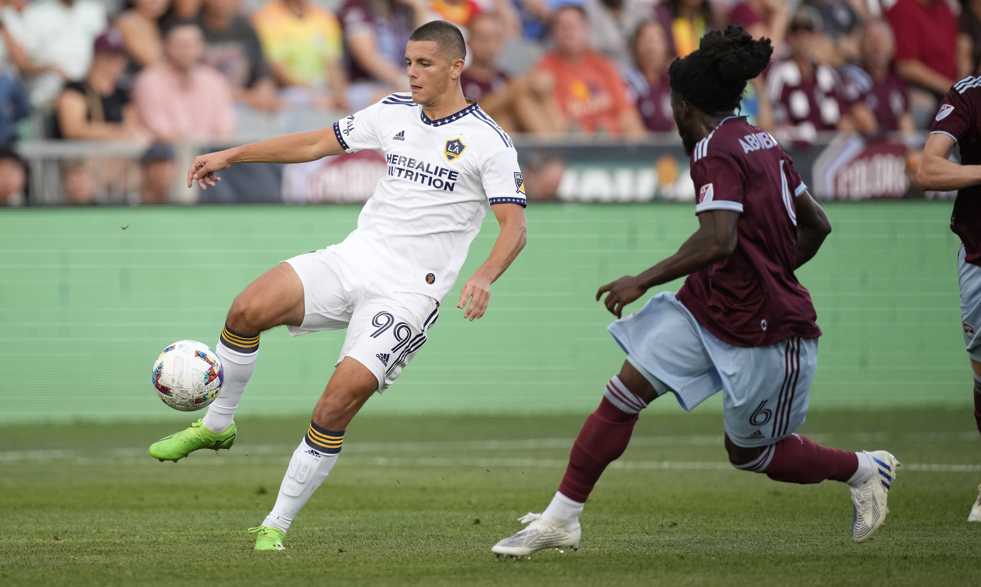 WATCH: LA Galaxy stay in playoff picture with win over Atlanta United