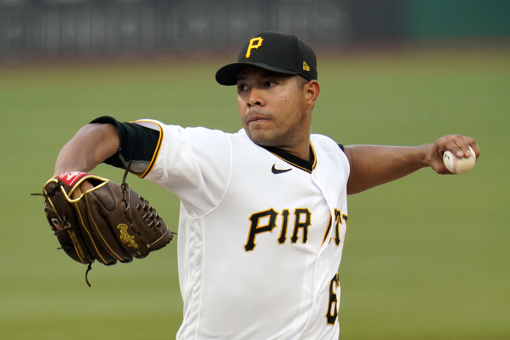 Yankees trade reliever Manny Bañuelos to Pirates as New York, Pittsburgh  link up for another deal 