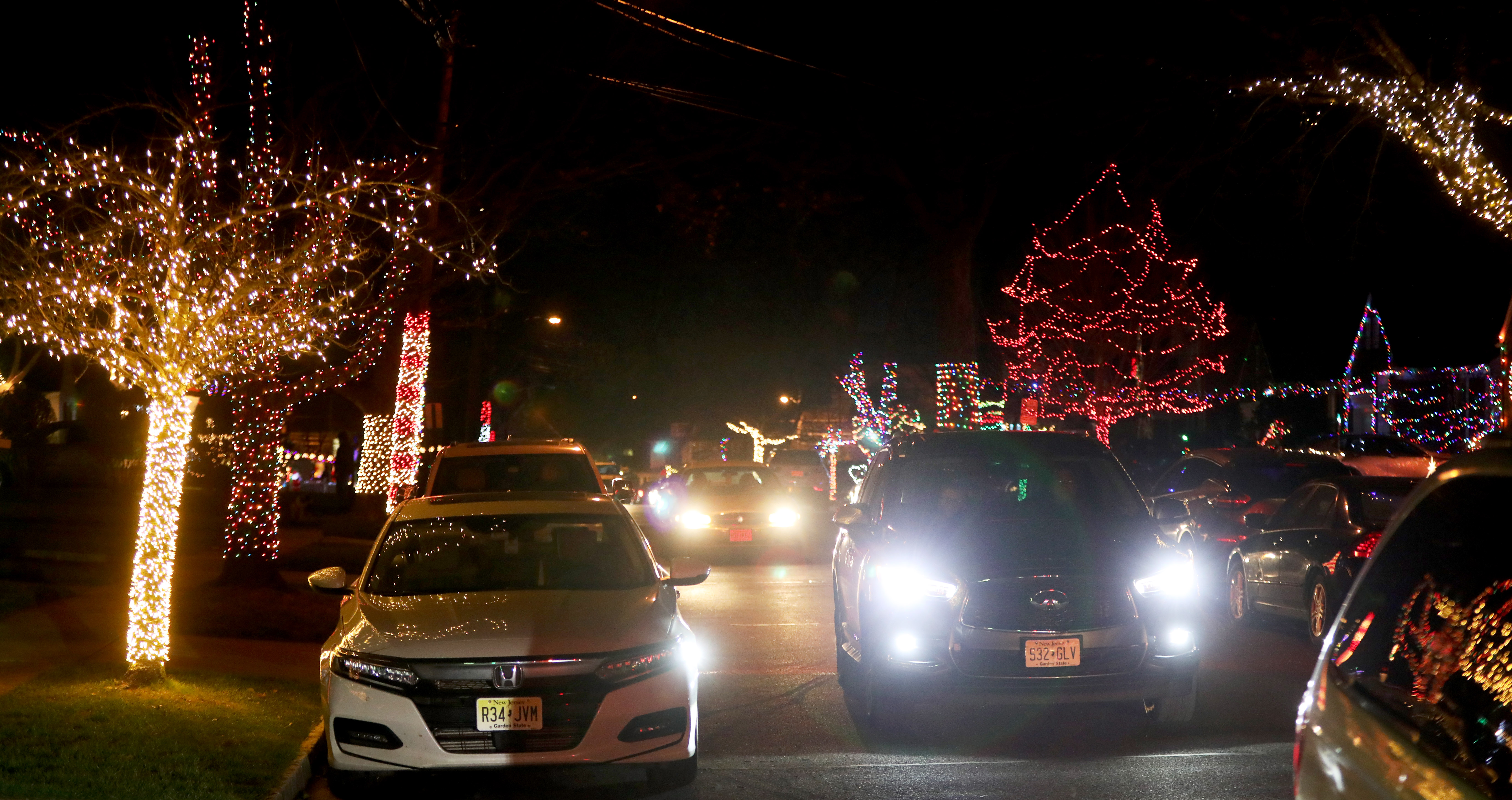 Entire street lights up for the holidays - nj.com