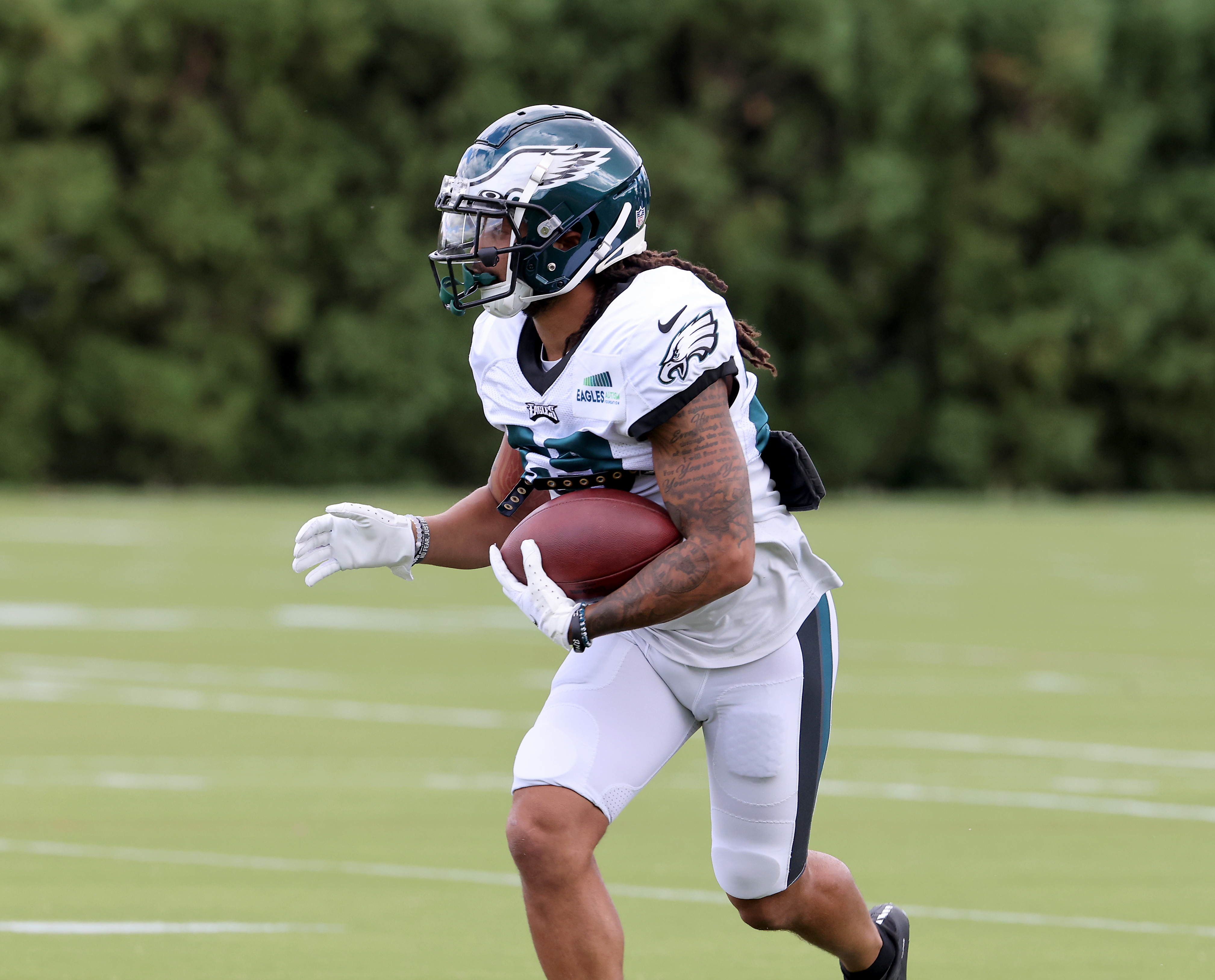 Philadelphia Eagles True Fans - Darius Slay Jr. predicts DeVonta Smith to  become the best receiver in the league: “He got all the tools. I told him,  'You know, it ain't going