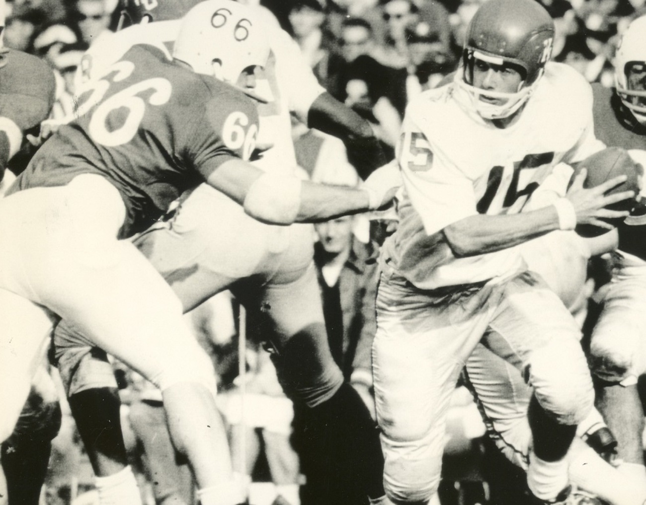 Cleveland Browns defensive tackle Jim Kanicki sacks Washington News  Photo - Getty Images