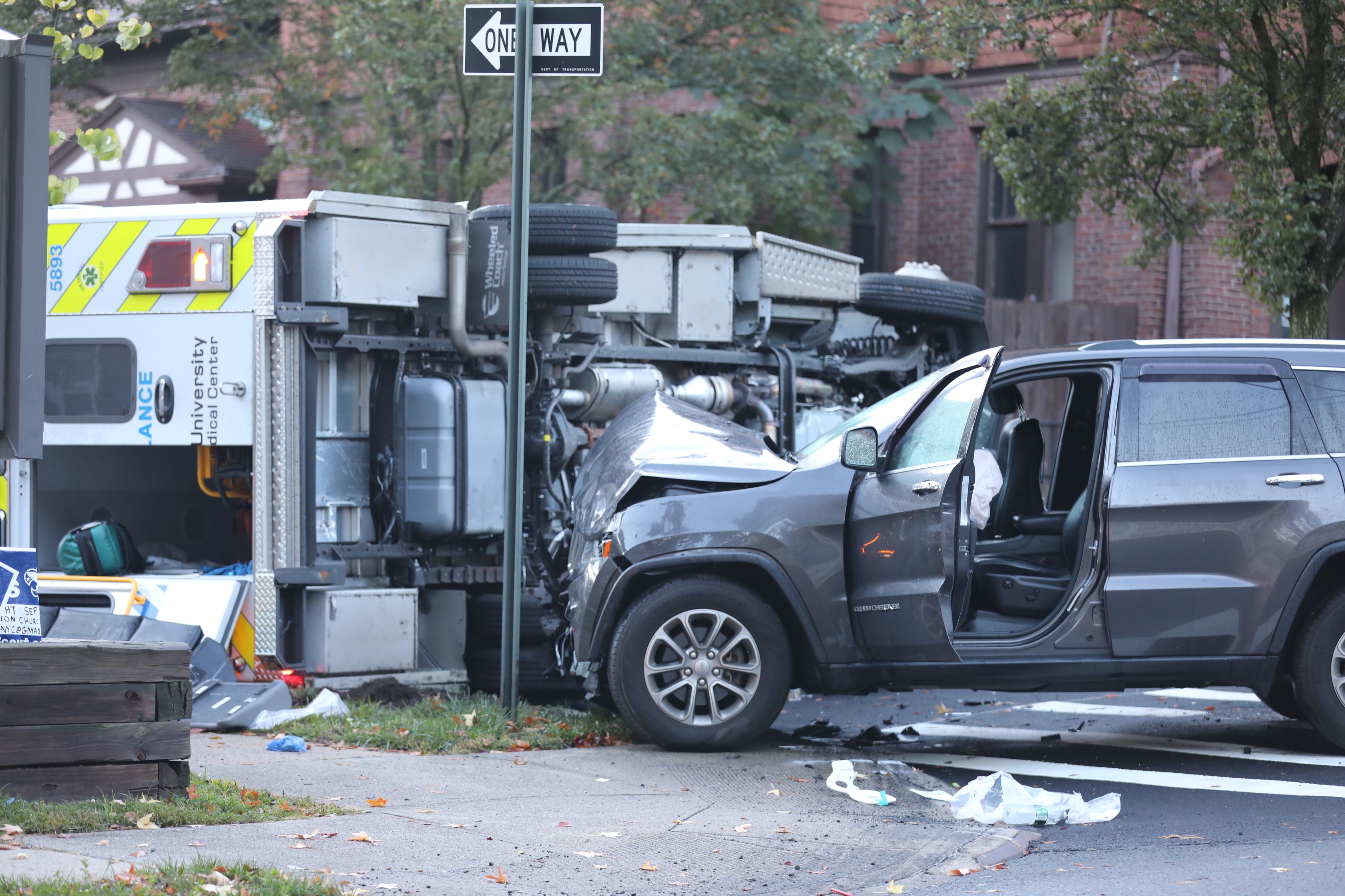 Woman dies after being ejected from car in booze-fueled SI crash: NYPD