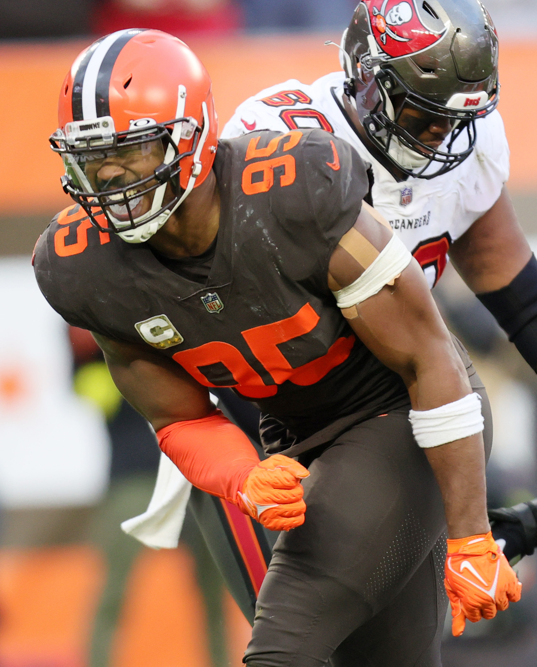 Browns' Jadeveon Clowney emotional in first game back in Houston: 'I  started to cry' 