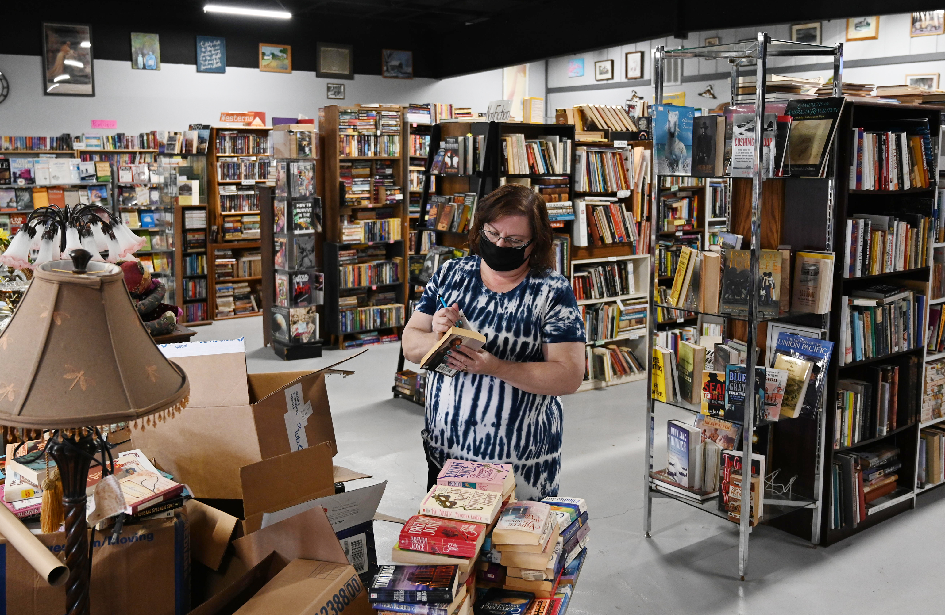 Two Jackson bookstores move to new locations 