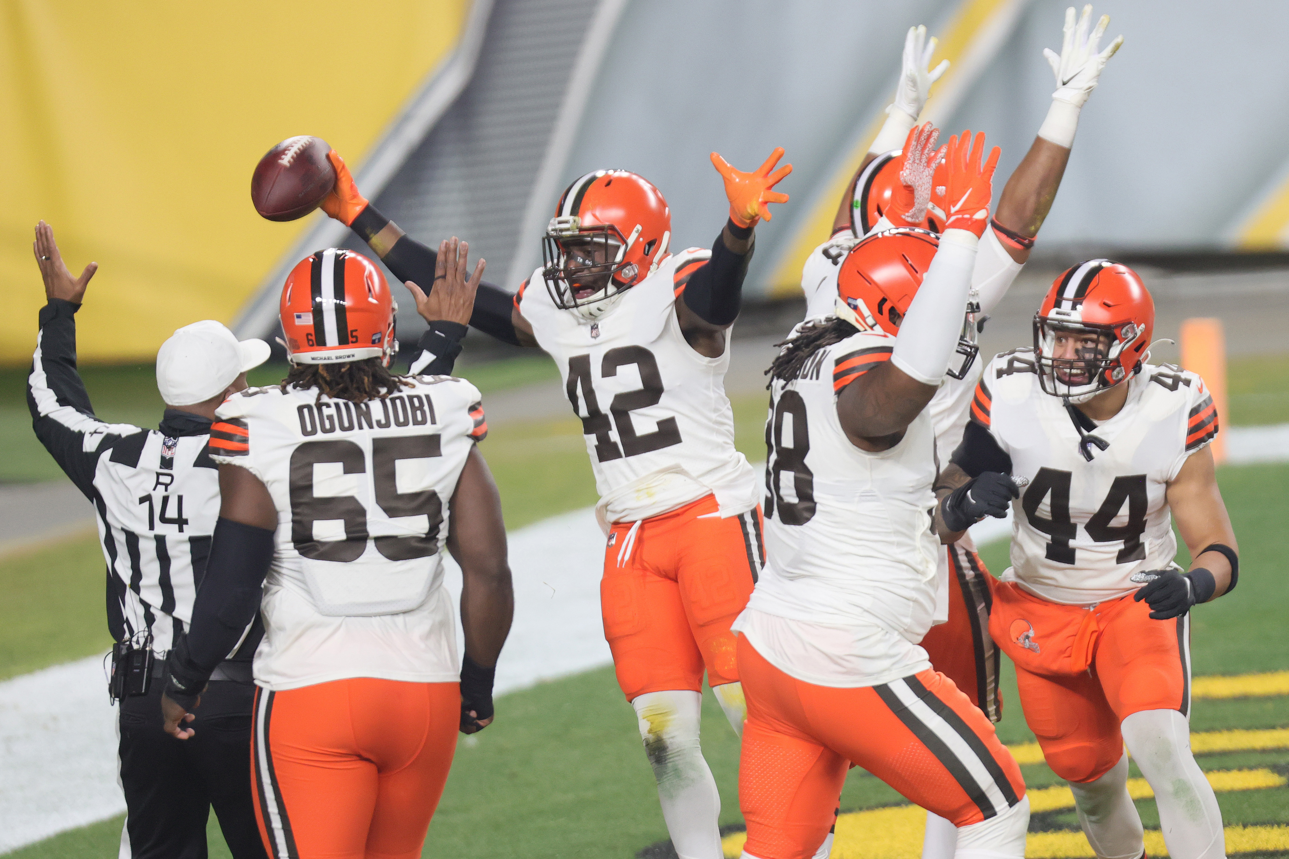 Baker Mayfield, Browns 'not satisfied' with elusive playoff win over  Steelers