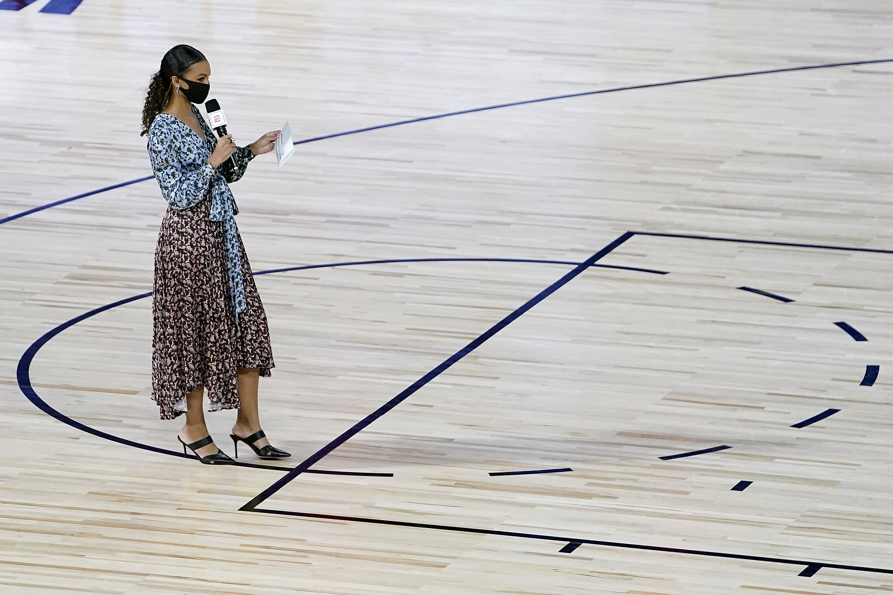 Vince Carter Signs Multi-Year Deal With ESPN as NBA and College Basketball  Analyst