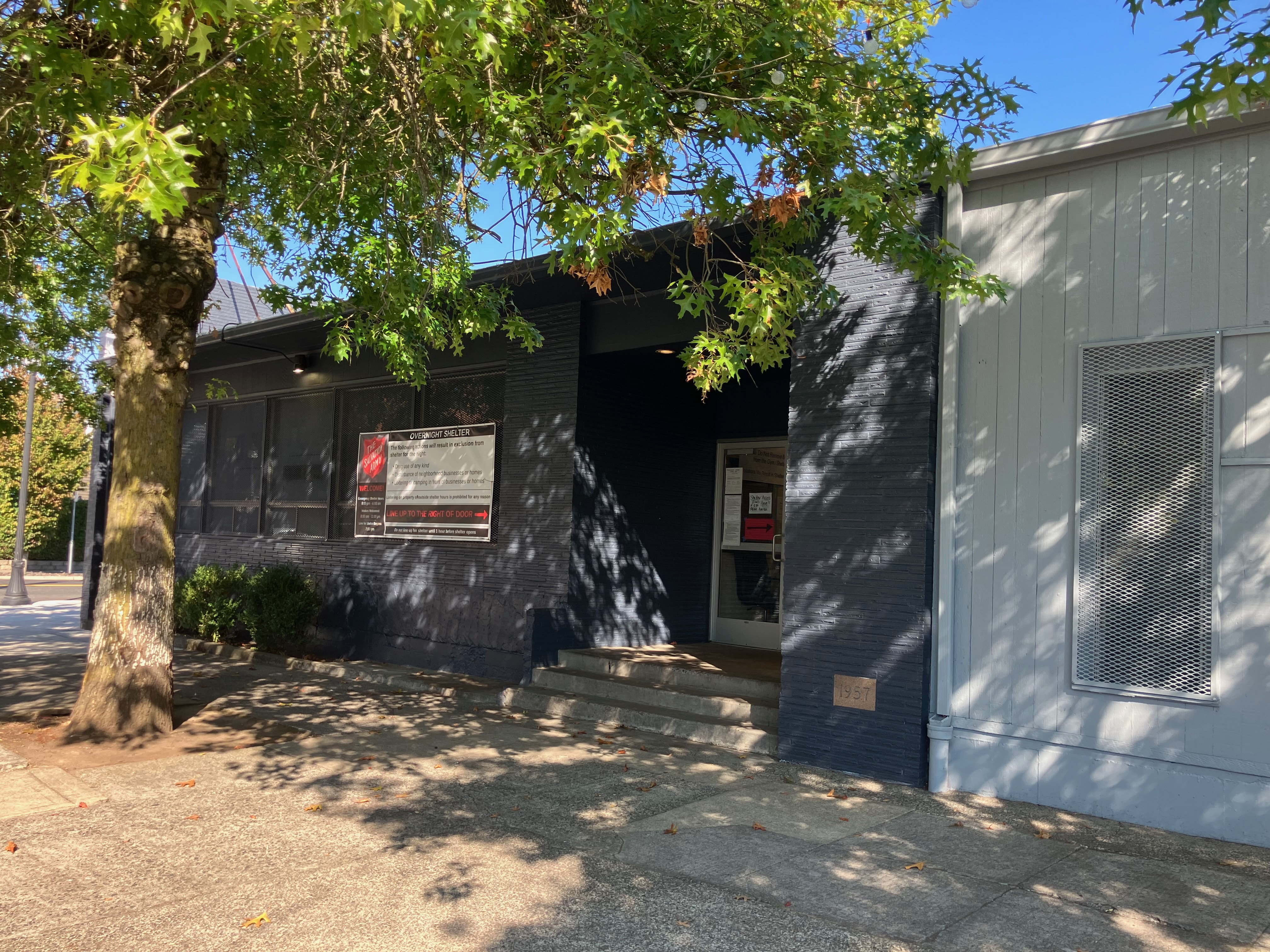 911 calls triple after overnight only shelter opens in North