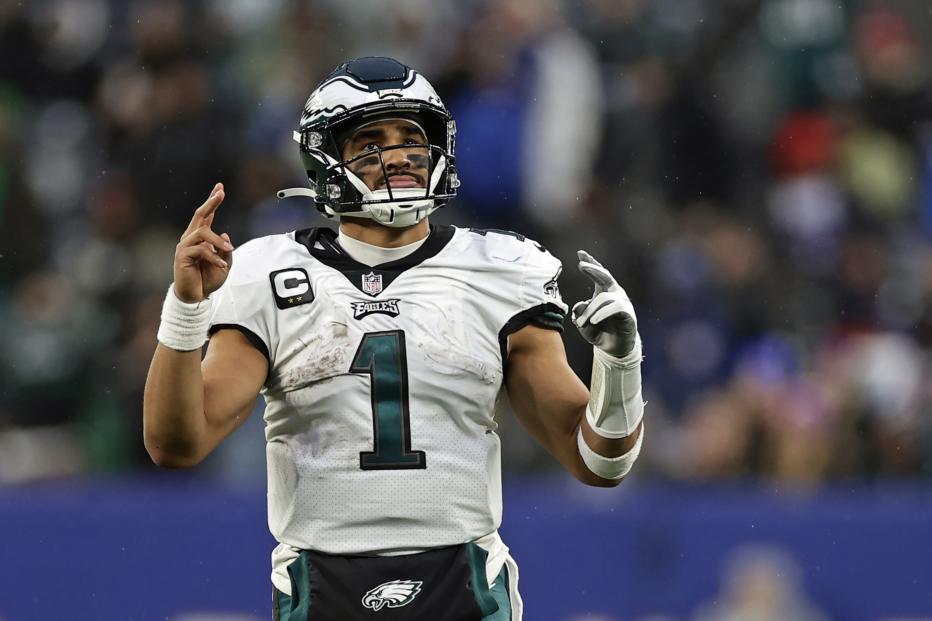 NFL analysts split on who will have the better 3-year stretch: Eagles'  Jalen Hurts or Colts' Carson Wentz 