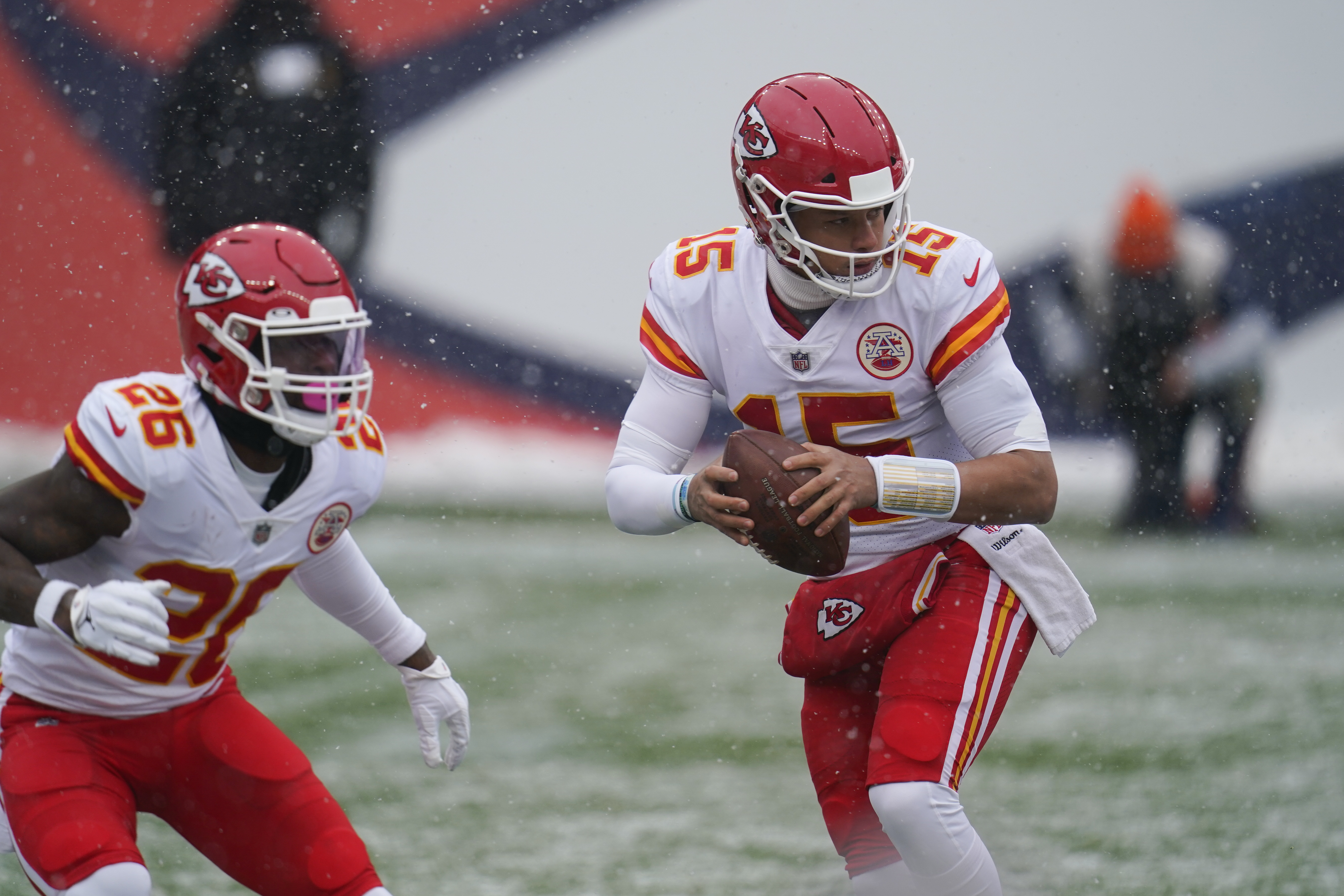 Chiefs' Patrick Mahomes gives hard sell on Jets head coach target Eric  Bieniemy 