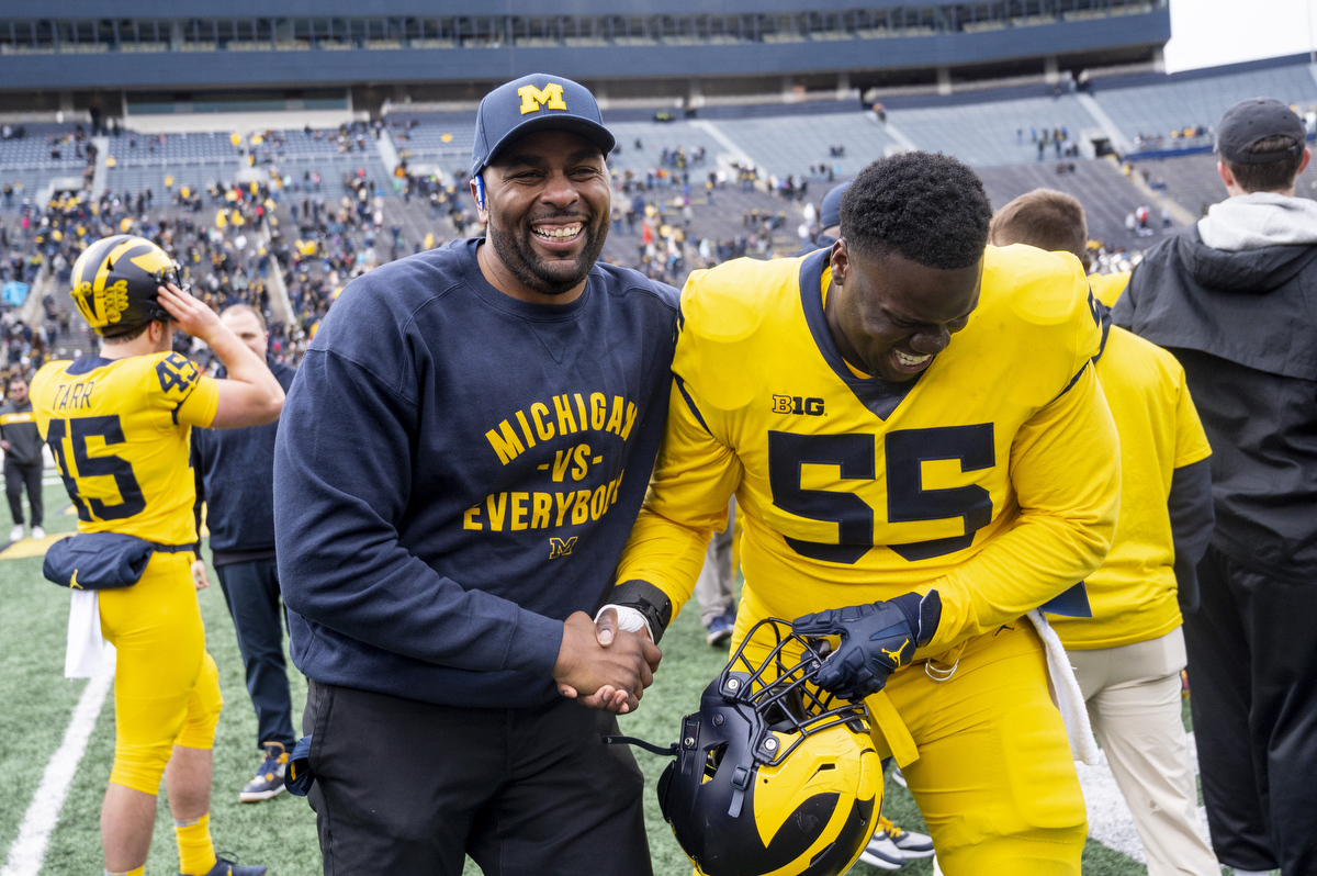 Lions check out QB Colin Kaepernick at Michigan's spring game