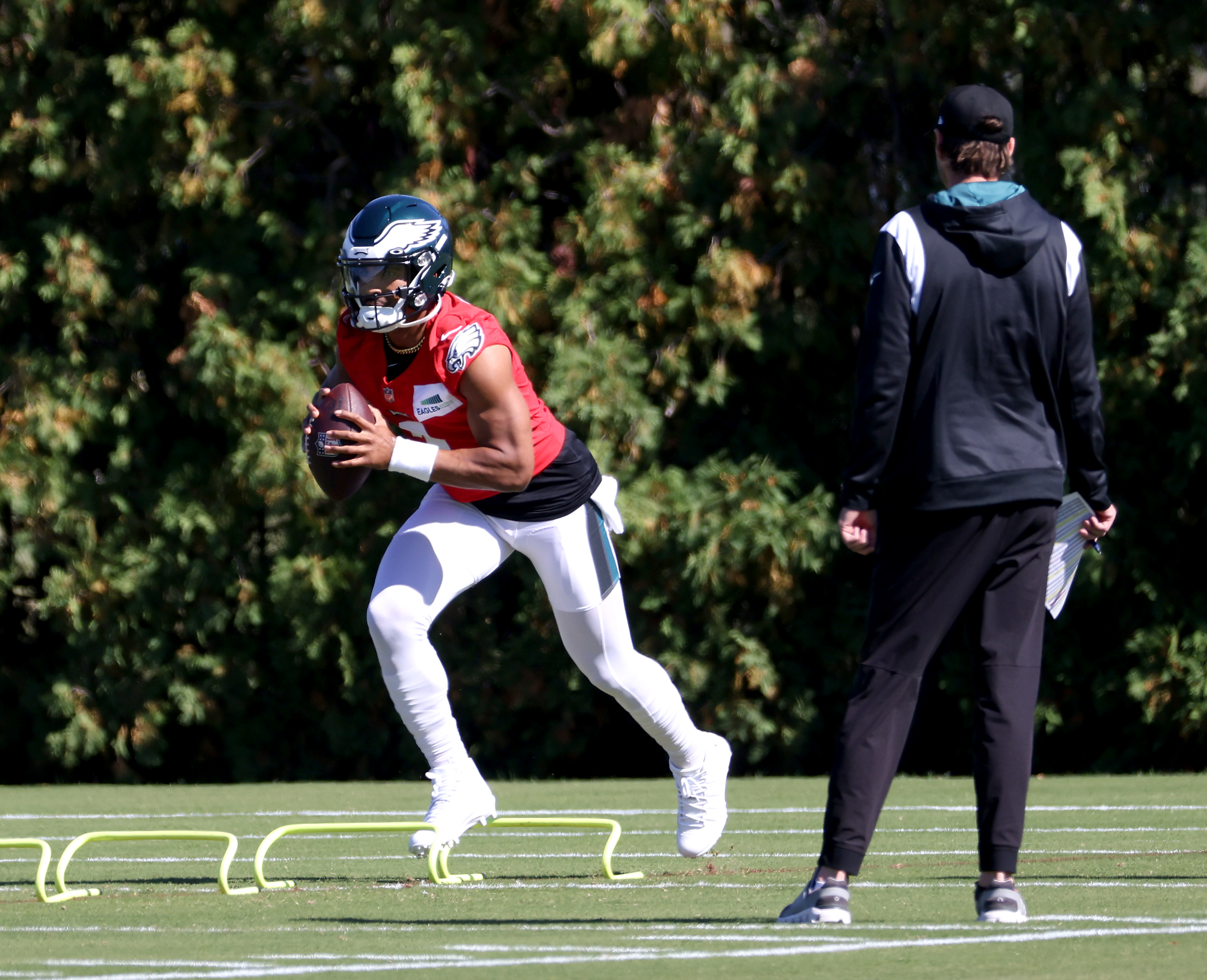 Philadelphia Eagles injury report: 3 players questionable at Cardinals;  Maddox, Driscoll placed on injured reserve 