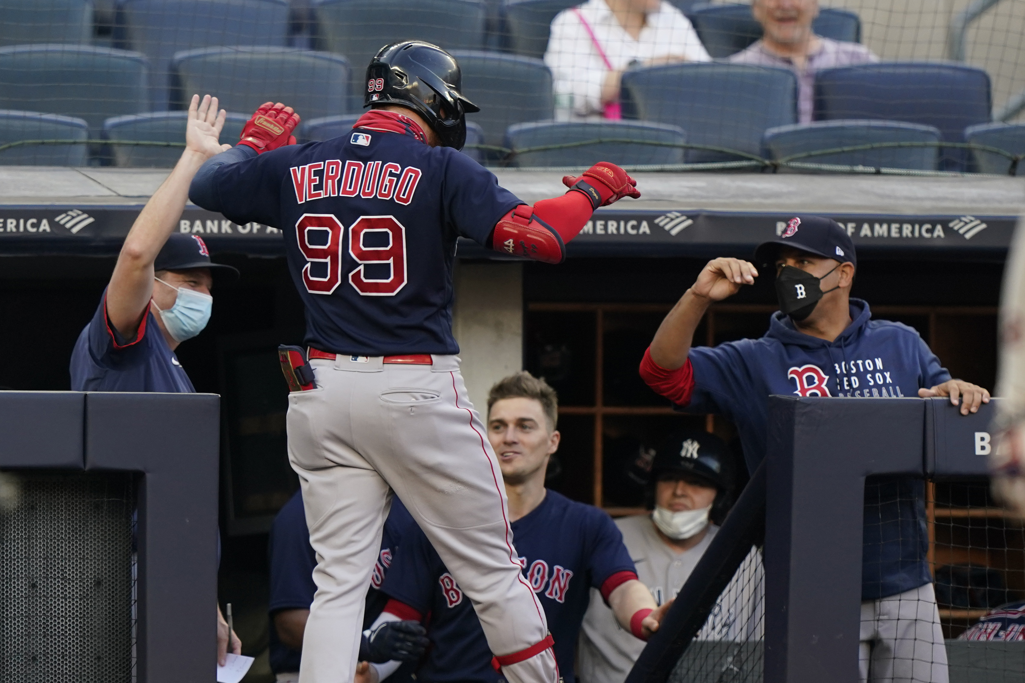 Red Sox sweep Yankees with 6-5 win, losing streak now at 8