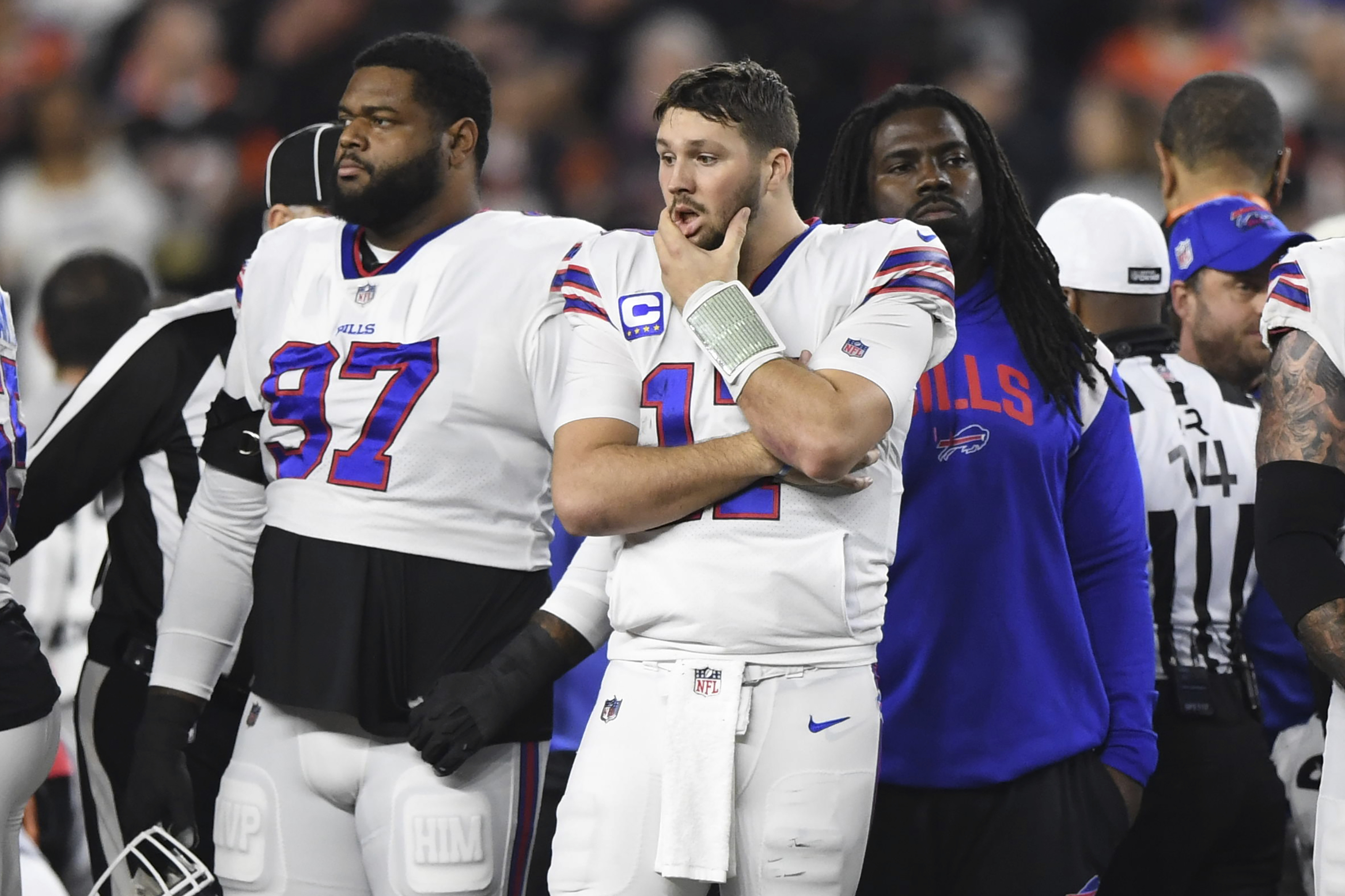 Buffalo Bills safety Damar Hamlin (3) during the second half of an NFL  football game against the Cleveland Browns, Sunday, Nov. 20, 2022, in  Detroit. (AP Photo/Duane Burleson Stock Photo - Alamy