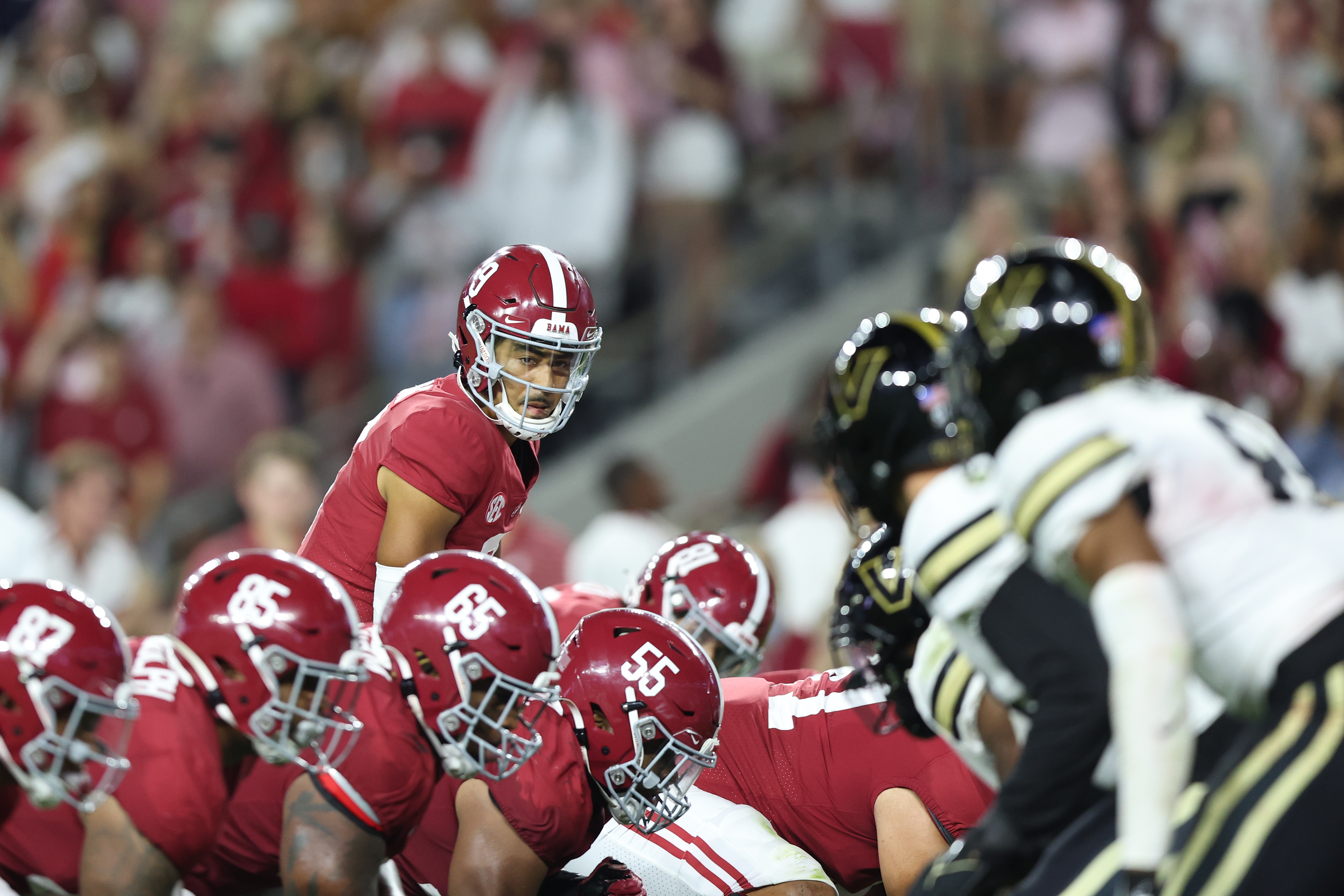 No. 1 Alabama destroys No. 21 Arkansas 52-0