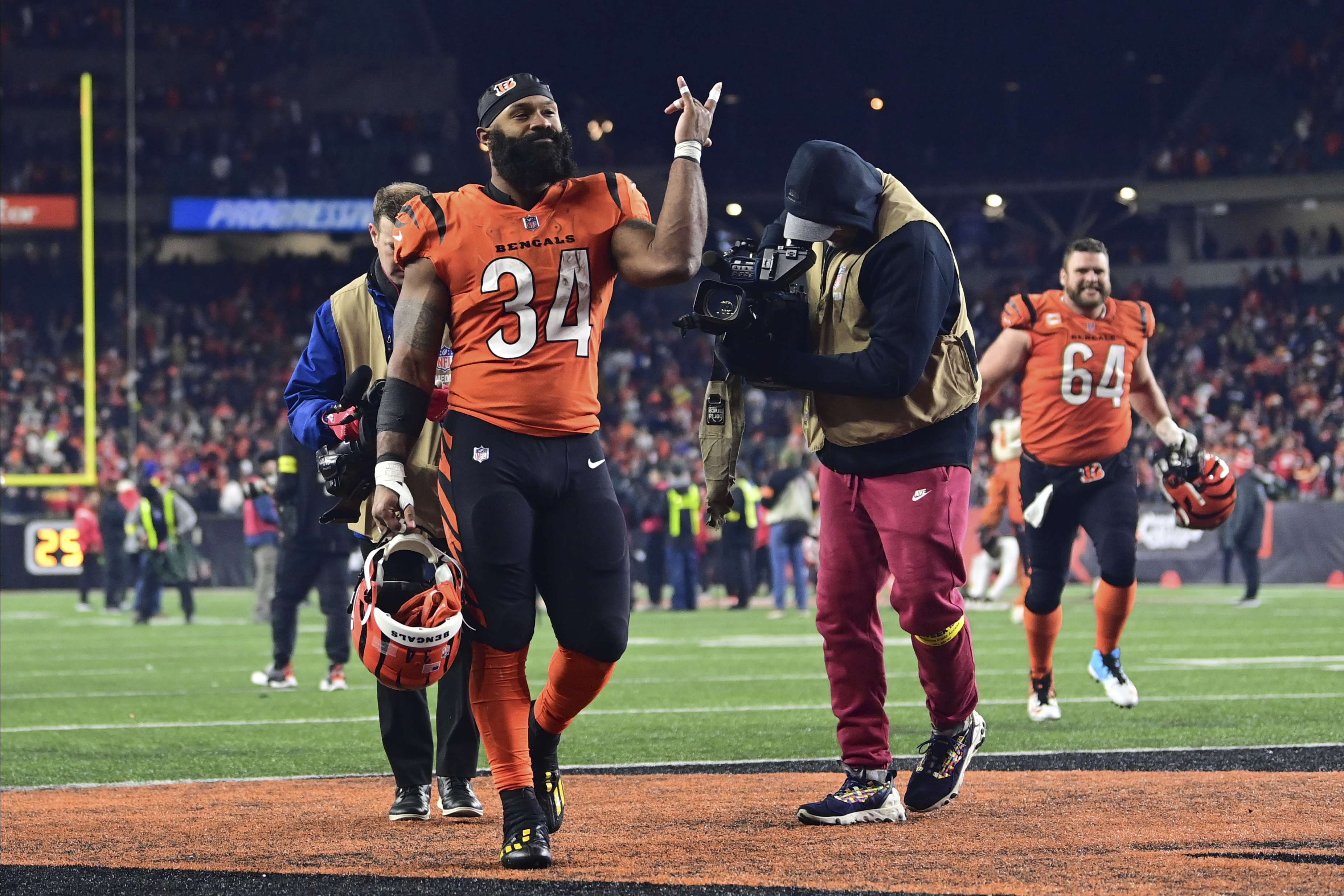 Bengals' Running Back Samaje Perine Earns 'Angry Run' Status From