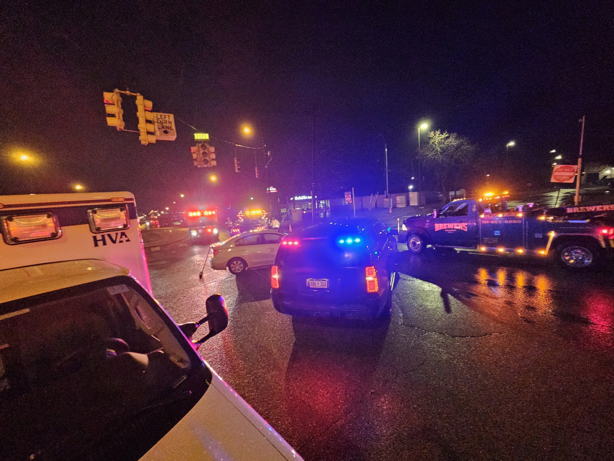 Multiple cars crash after man runs flashing red light in Ann Arbor