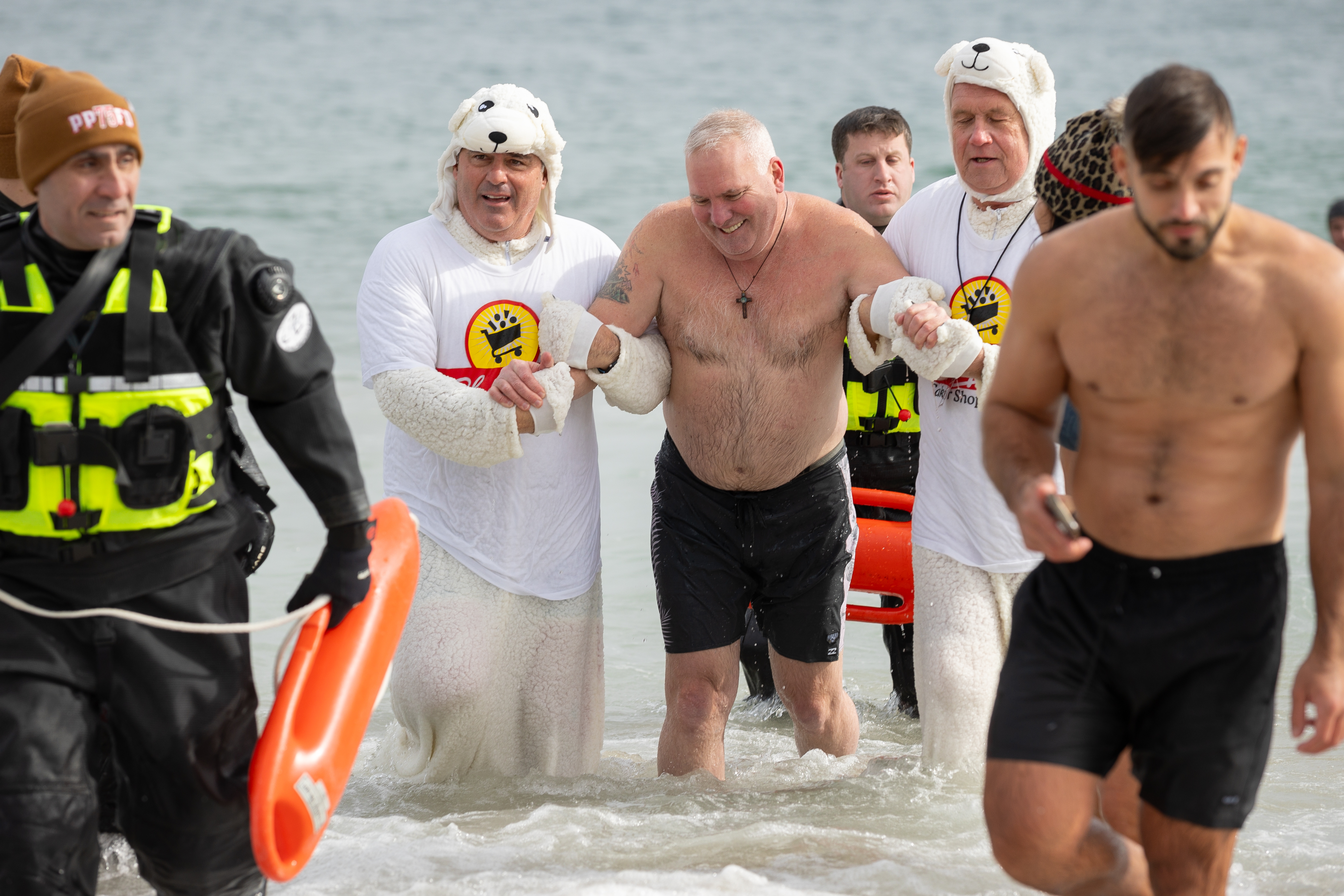 Hundreds take a wintery plunge at the Jersey Shore - nj.com