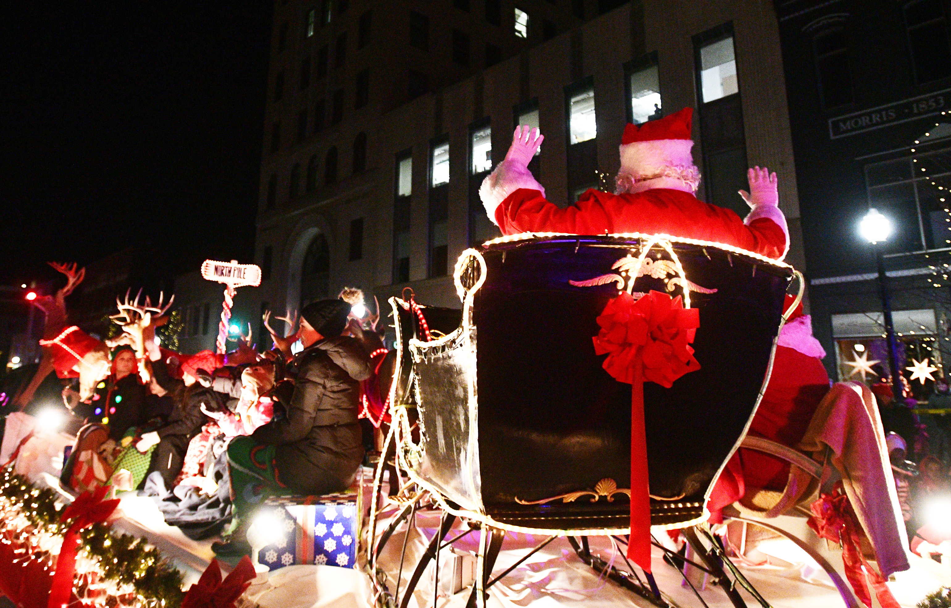 Jackson Christmas Parade 2022 The Christmas Parade Is Back In Downtown Jackson. Here Are The Details. -  Mlive.com