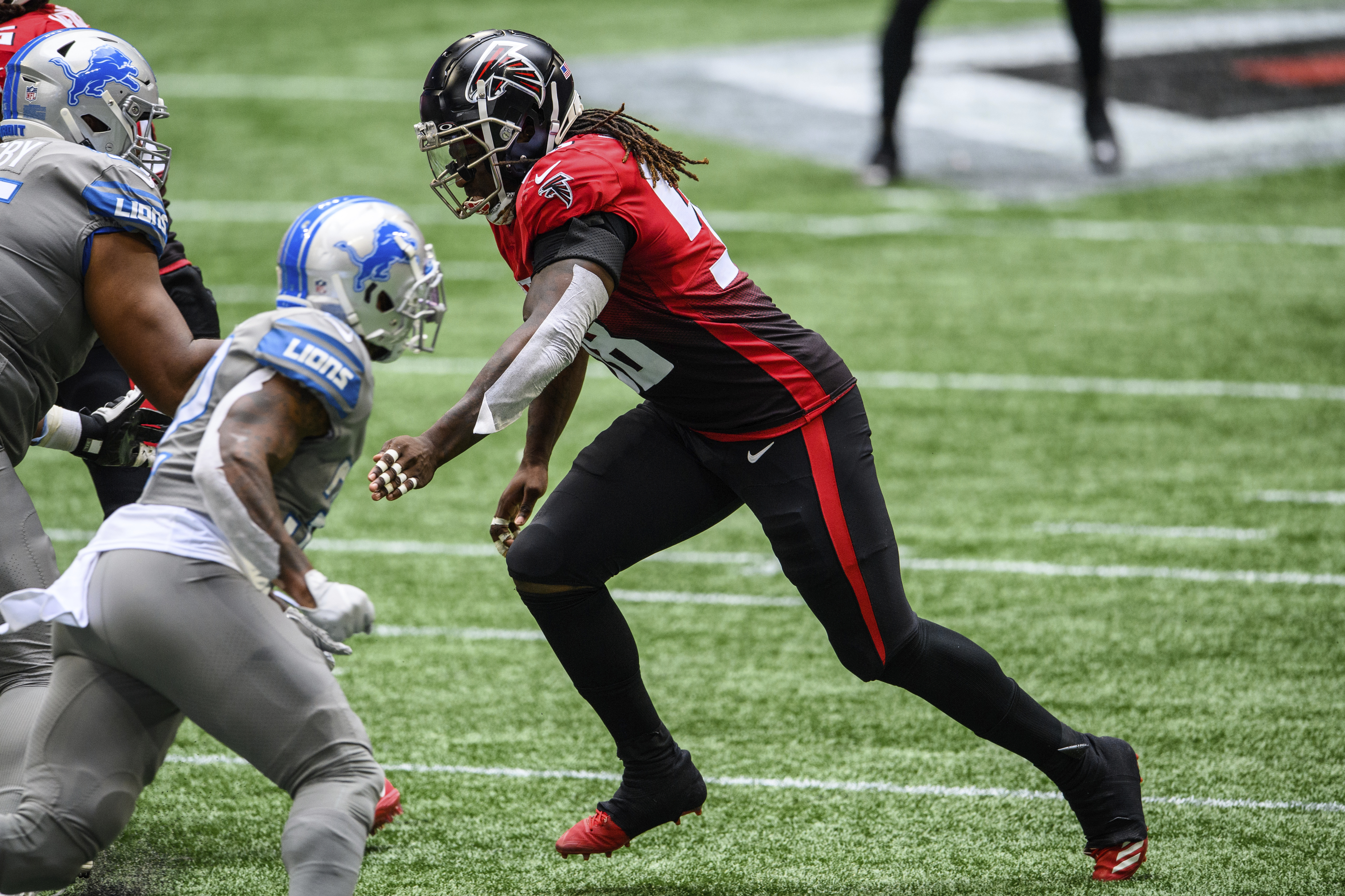 Takk McKinley is a low-risk, potentially high-reward addition for