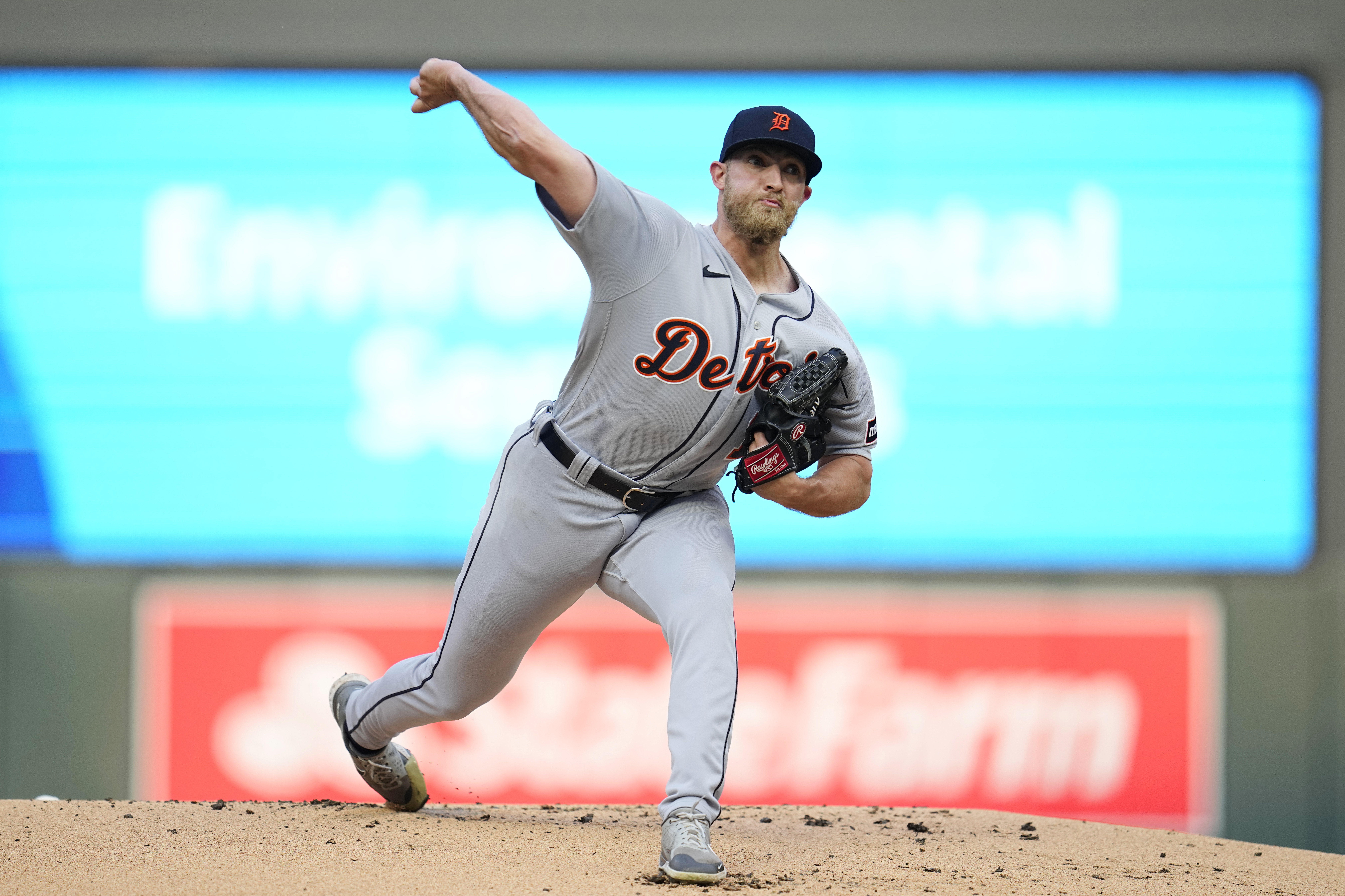 Tigers release veteran lefty reliever; Will Vest returns from IL 