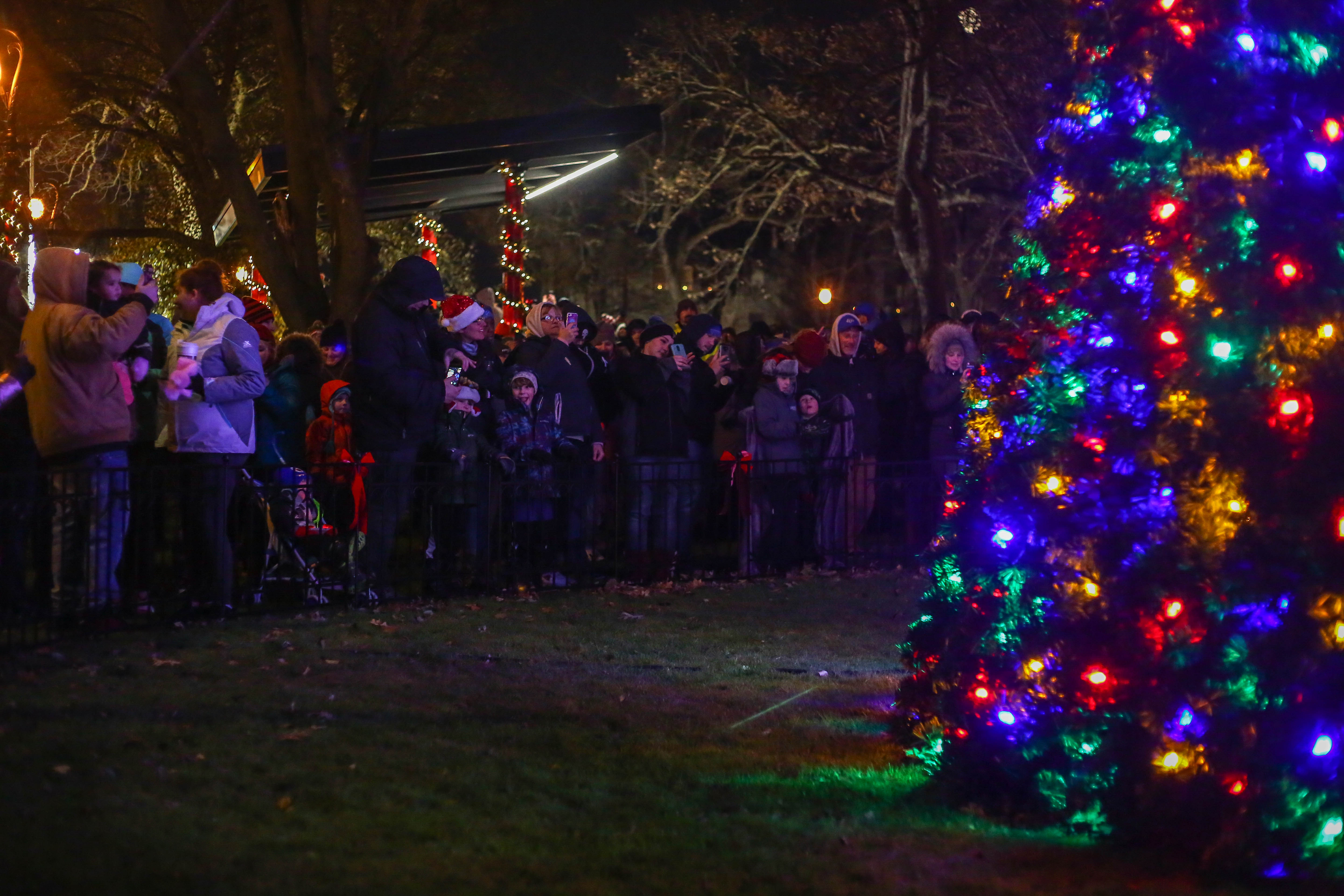 Christmas Holiday Events In Muskegon Mi 2022 See Downtown Muskegon Light Up For The Holidays This Weekend - Mlive.com