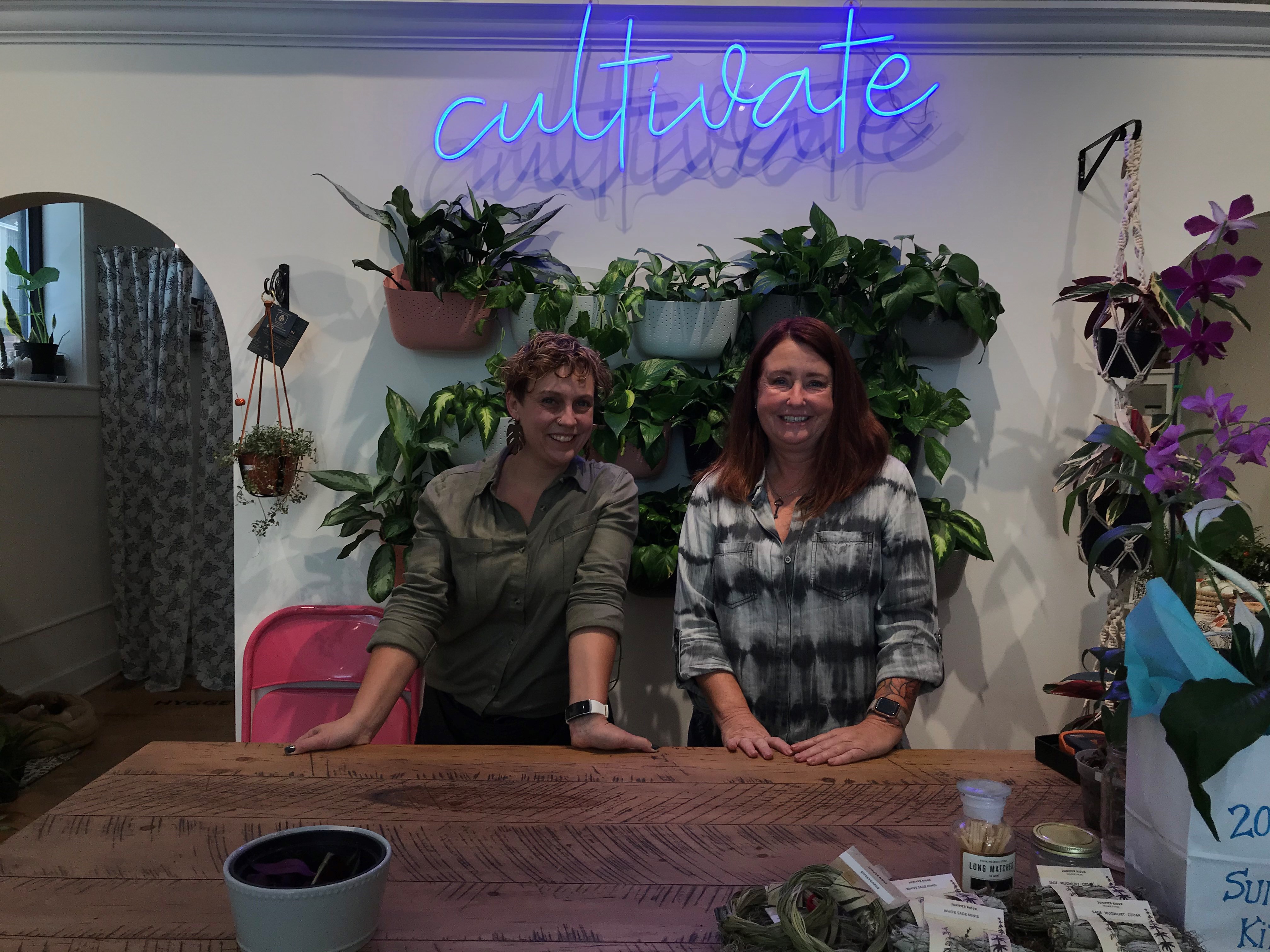 Mason Jar Plant Shop adds greenery to Kalamazoo’s downtown