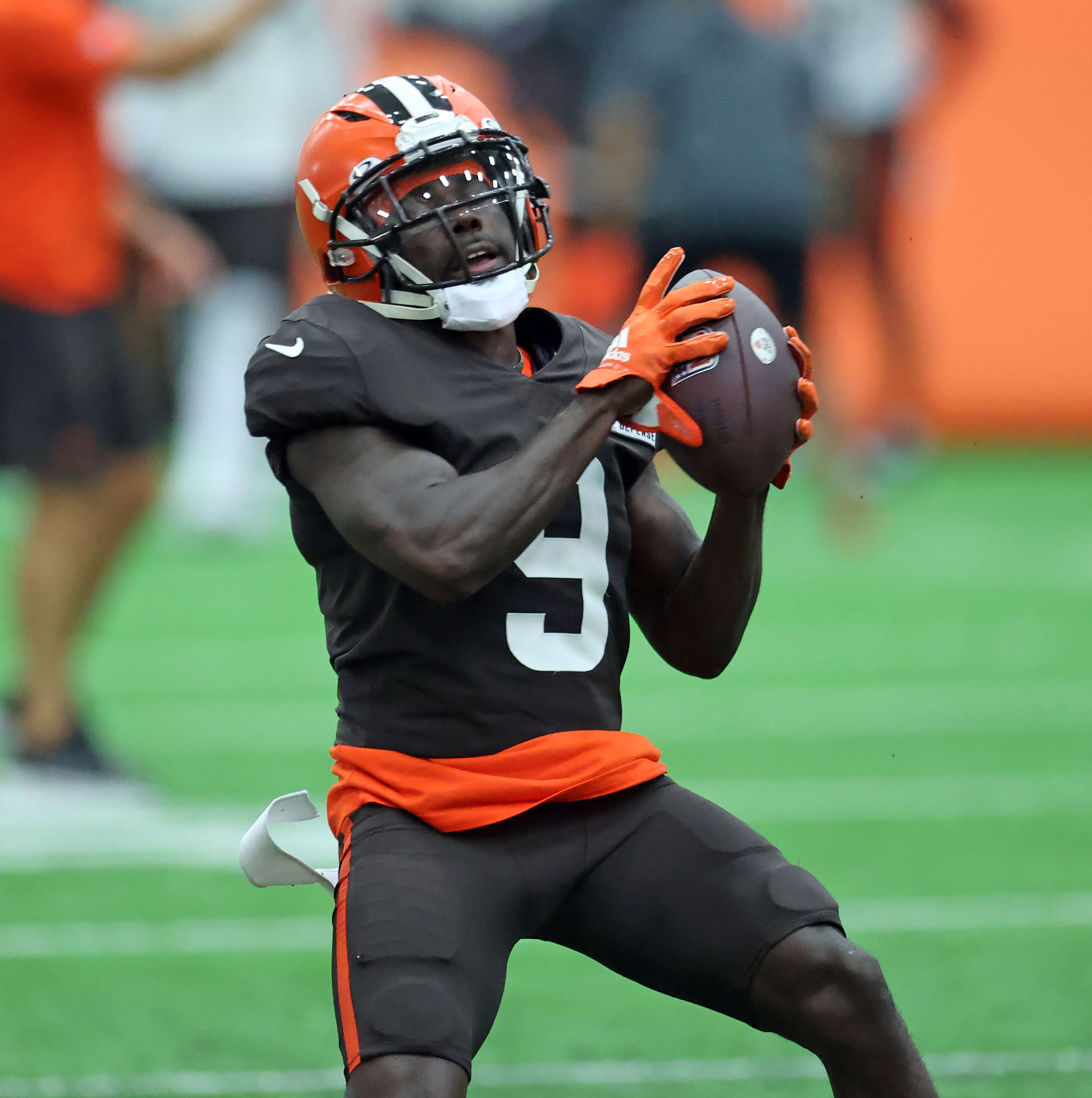 Cleveland Browns wide receiver Jaylen Wayne (31) runs up the field