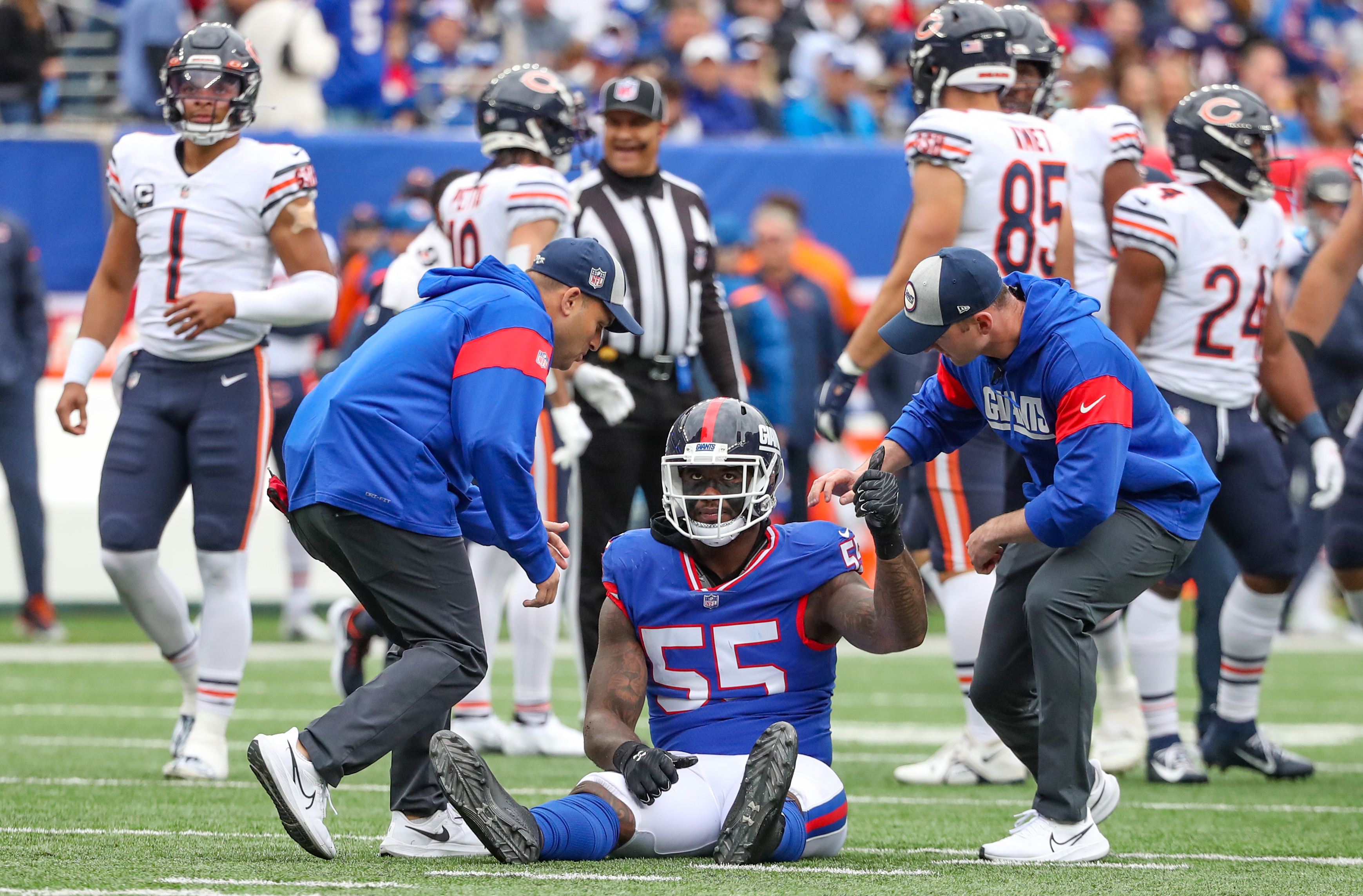 Giants suffer several injuries in NFL Week 4 win over Chicago