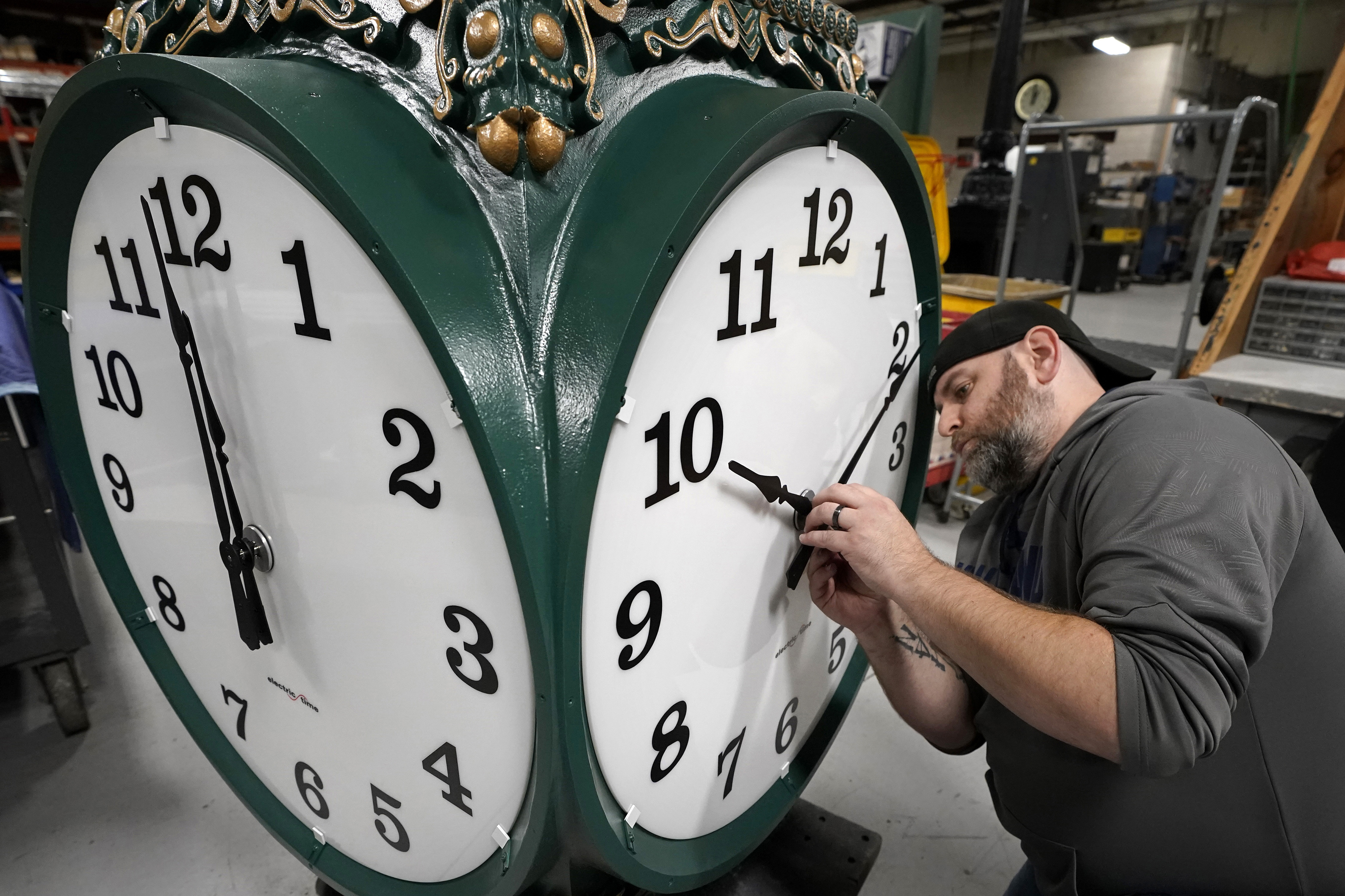 Change clocks for end of daylight savings: Why we fall back at 2 a.m.