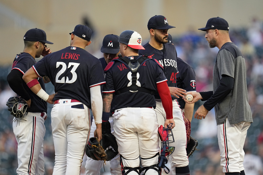 UMPS CARE AUCTION: Game-Used Umpire Shirt from Homer Bailey No