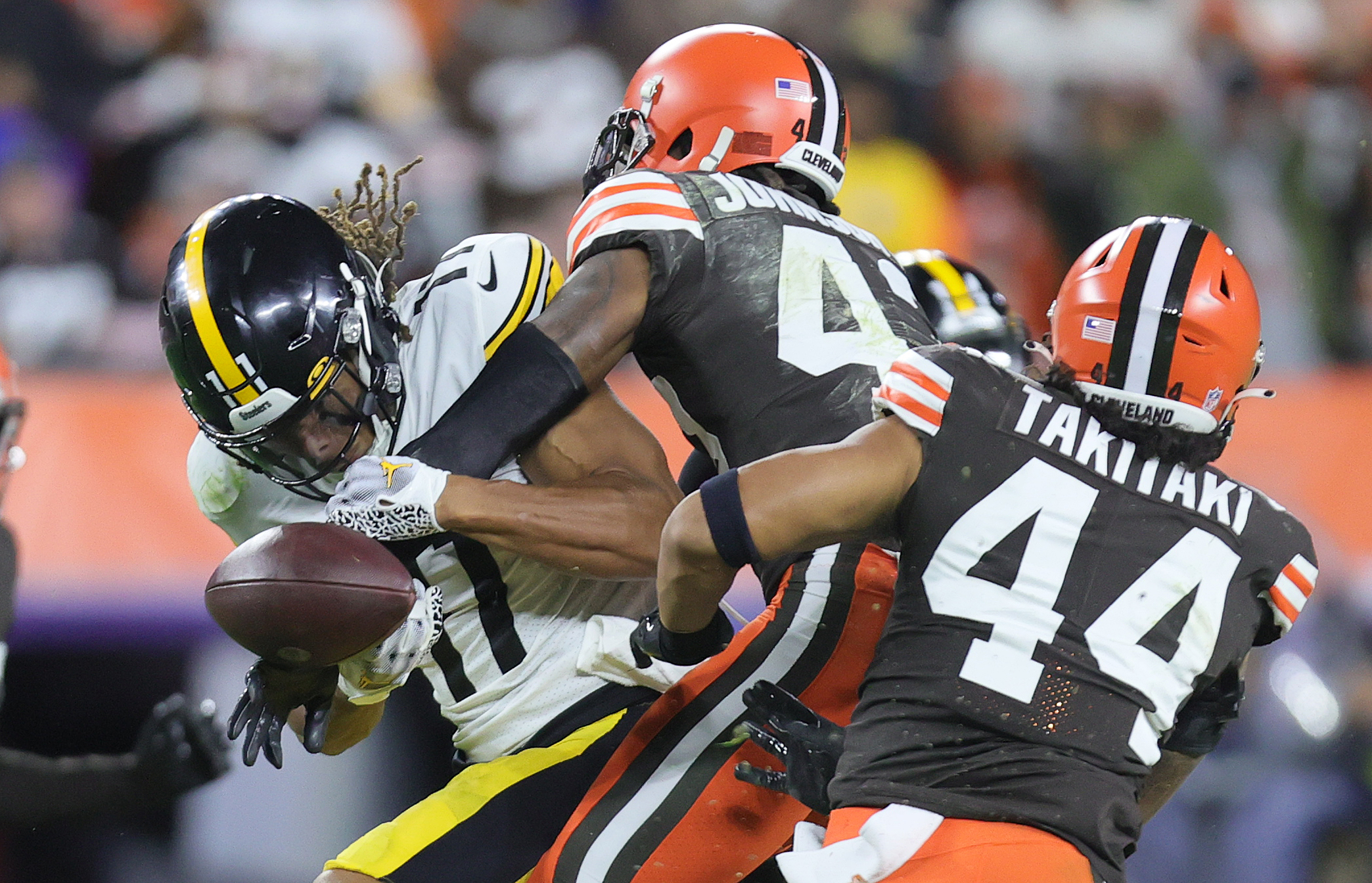 Former Heritage Patriot Sione Takitaki revs up Cleveland Browns defense