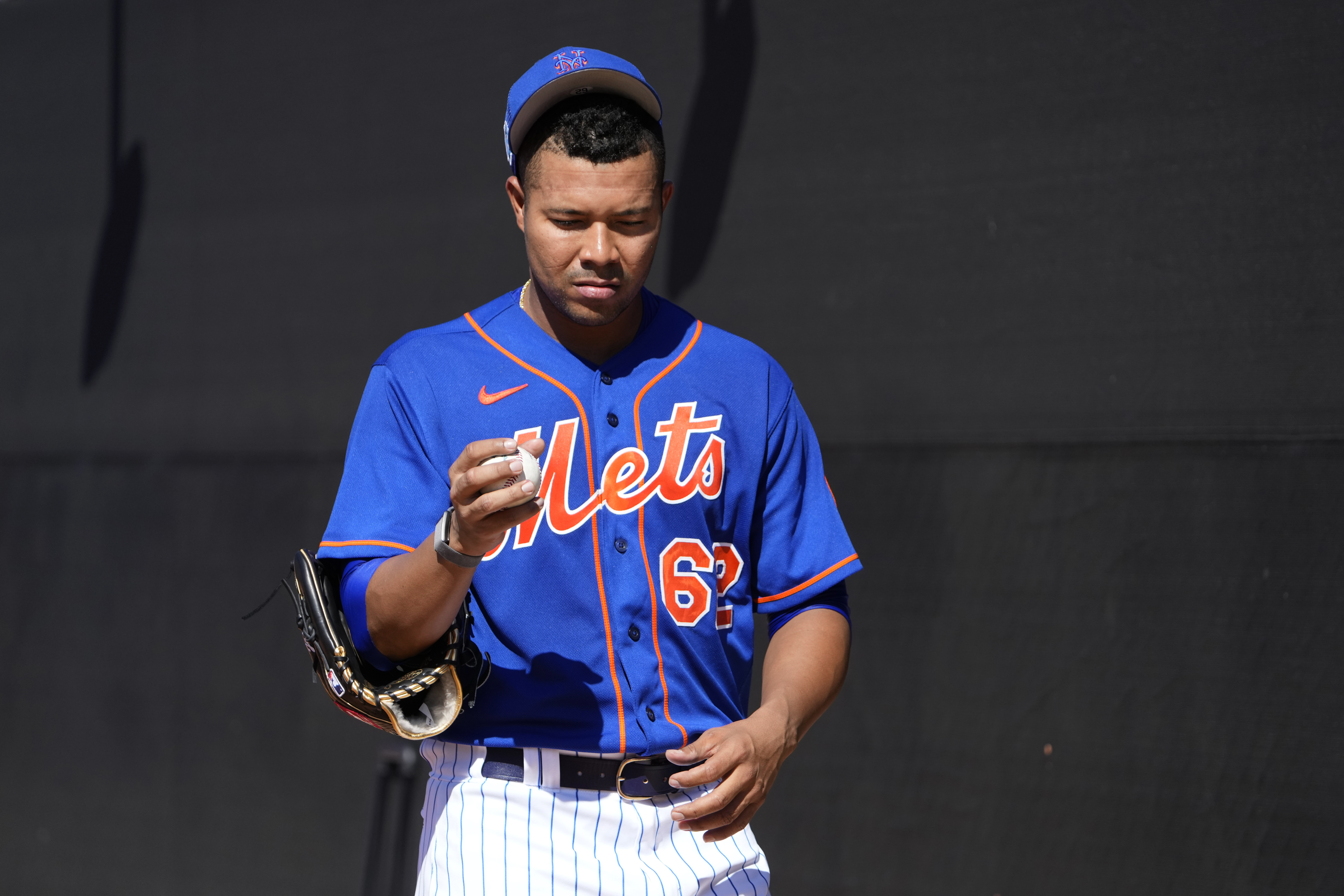 Mets' free-agent signing pounded in debut with Kodai Senga on deck