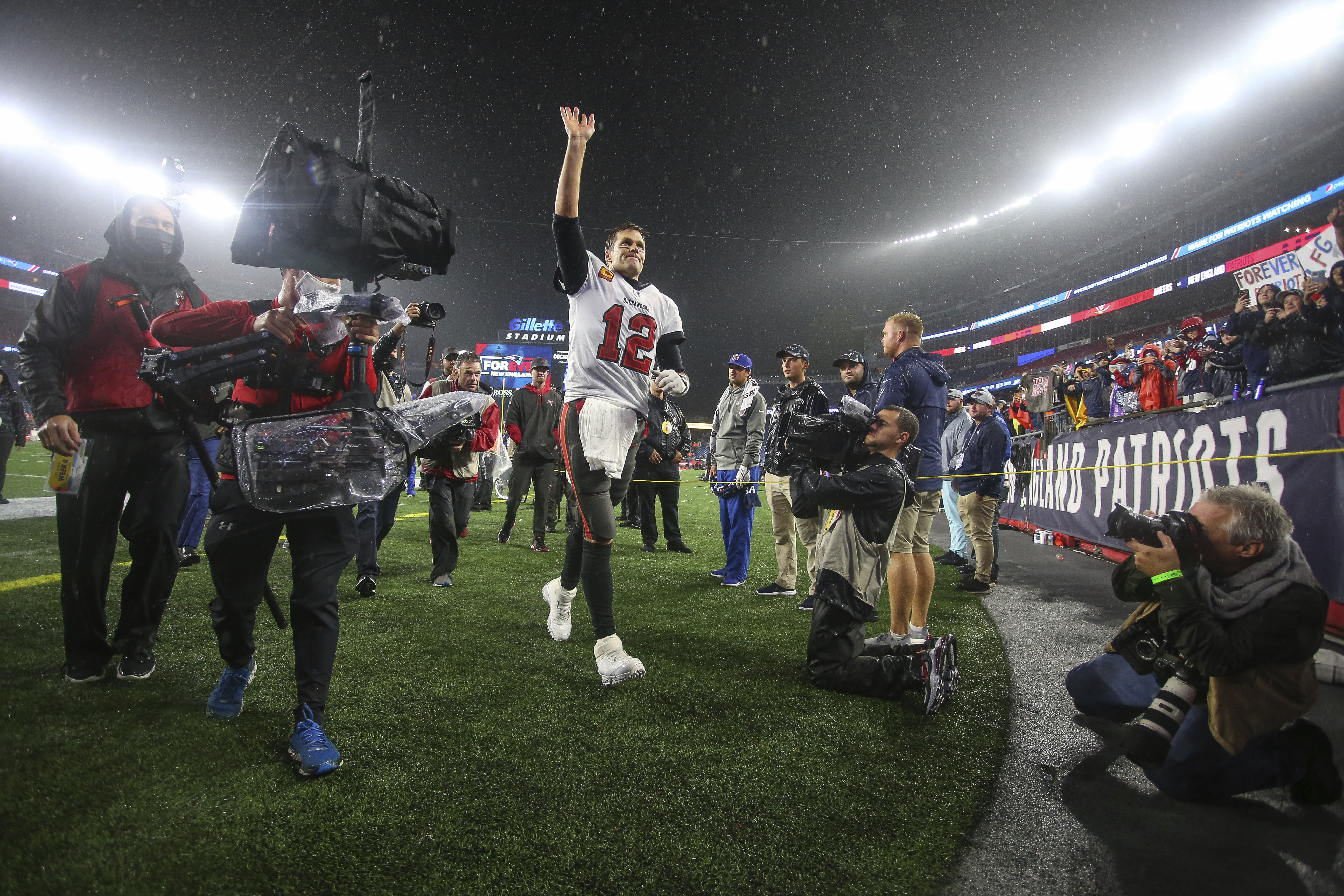 Fans anticipate improved Gillette stadium, halftime tribute to Tom