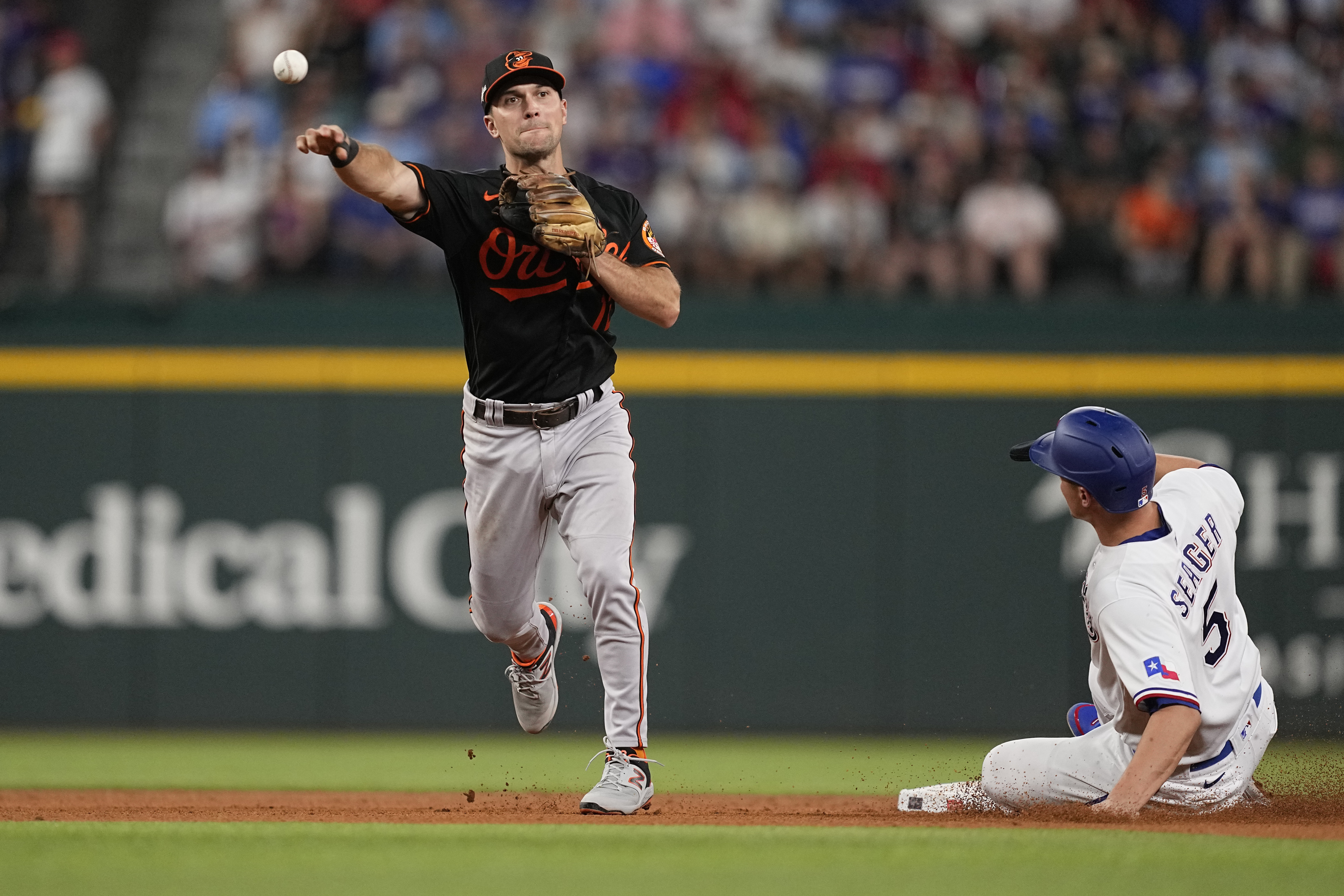 Israeli-American pitcher Kremer making 1st playoff start for Orioles while  family affected by war Southwest News - Bally Sports