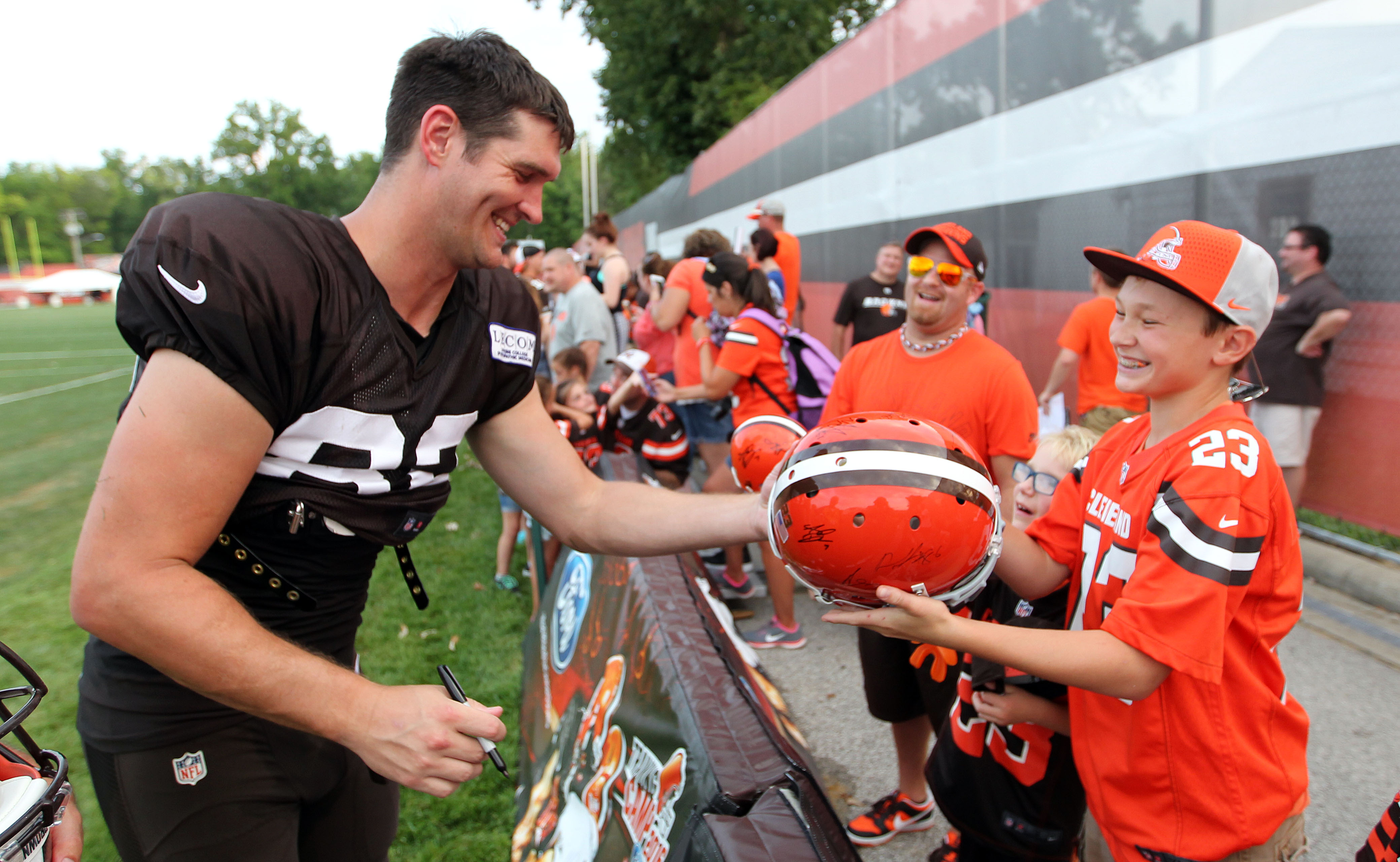 Cleveland Browns: Austin Hooper to miss Sunday's game with appendicitis -  Dawgs By Nature