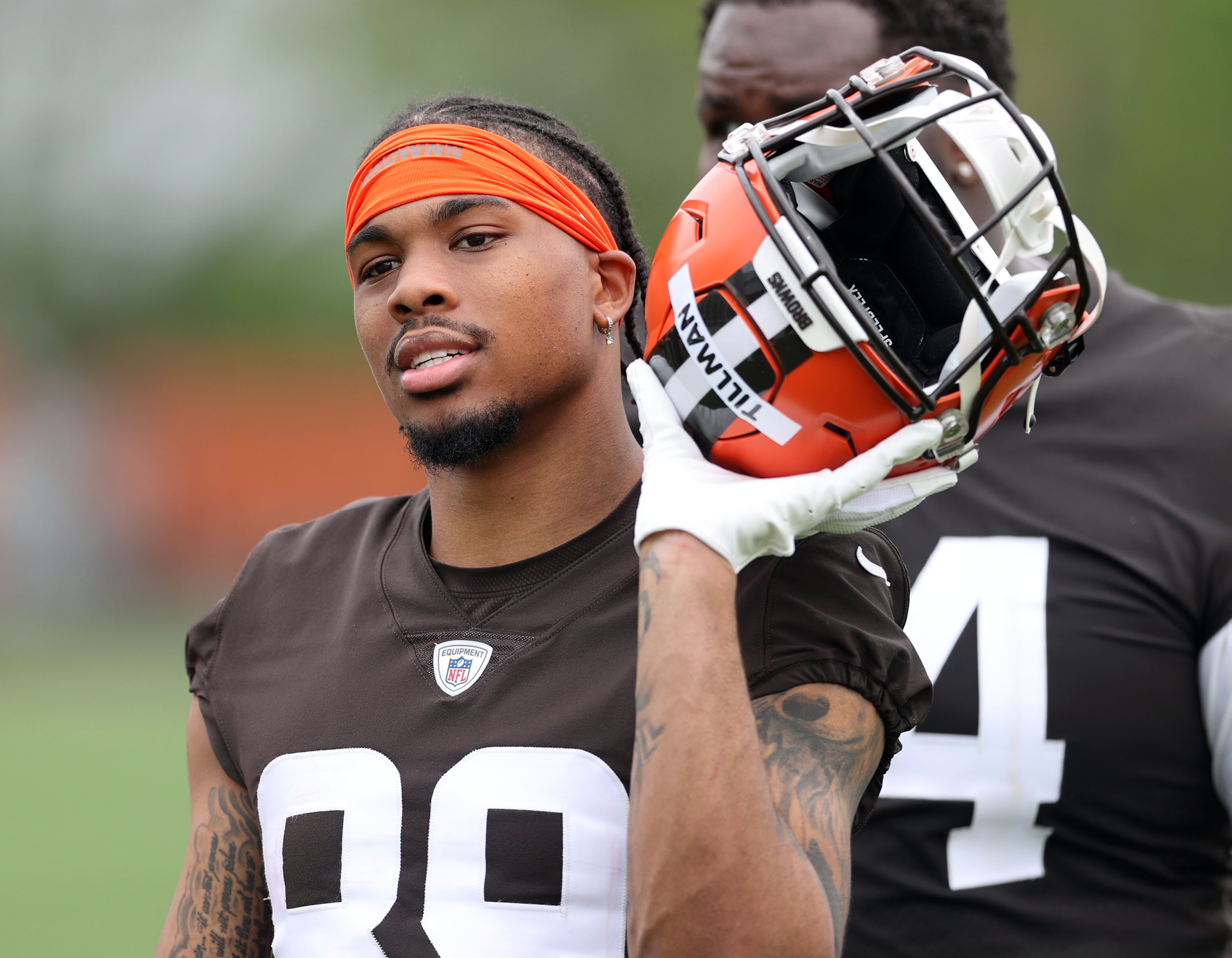 Do the Browns value rookie WR Cedric Tillman over David Bell? Hey