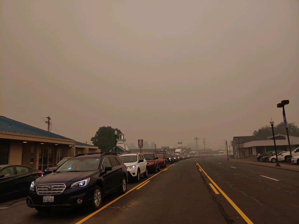 Fires burning near Lincoln City scorch 2,400 acres; officials report
