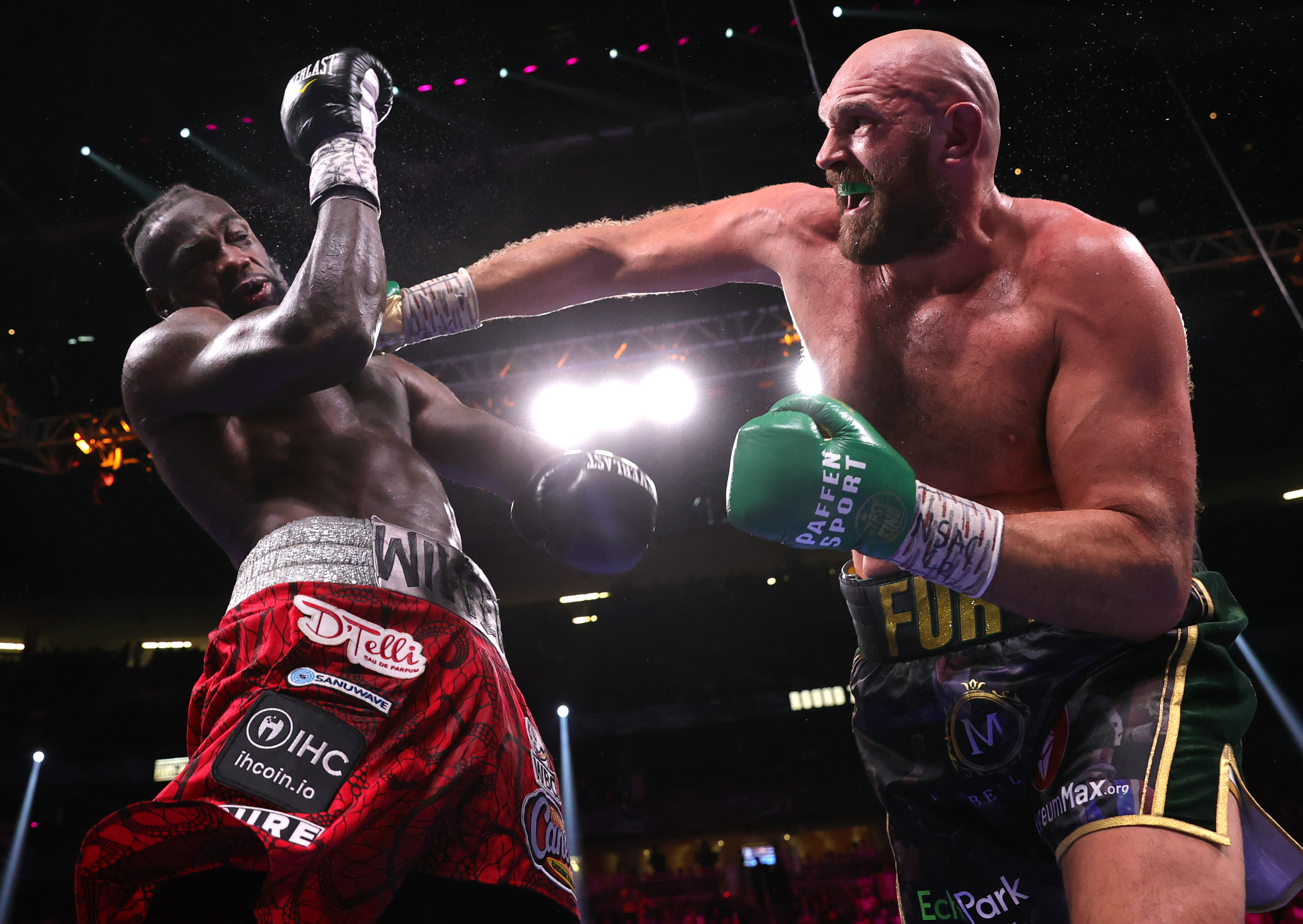 Tyson Fury defeats Deontay Wilder with Round 11 TKO in instant classic Fight card results, highlights