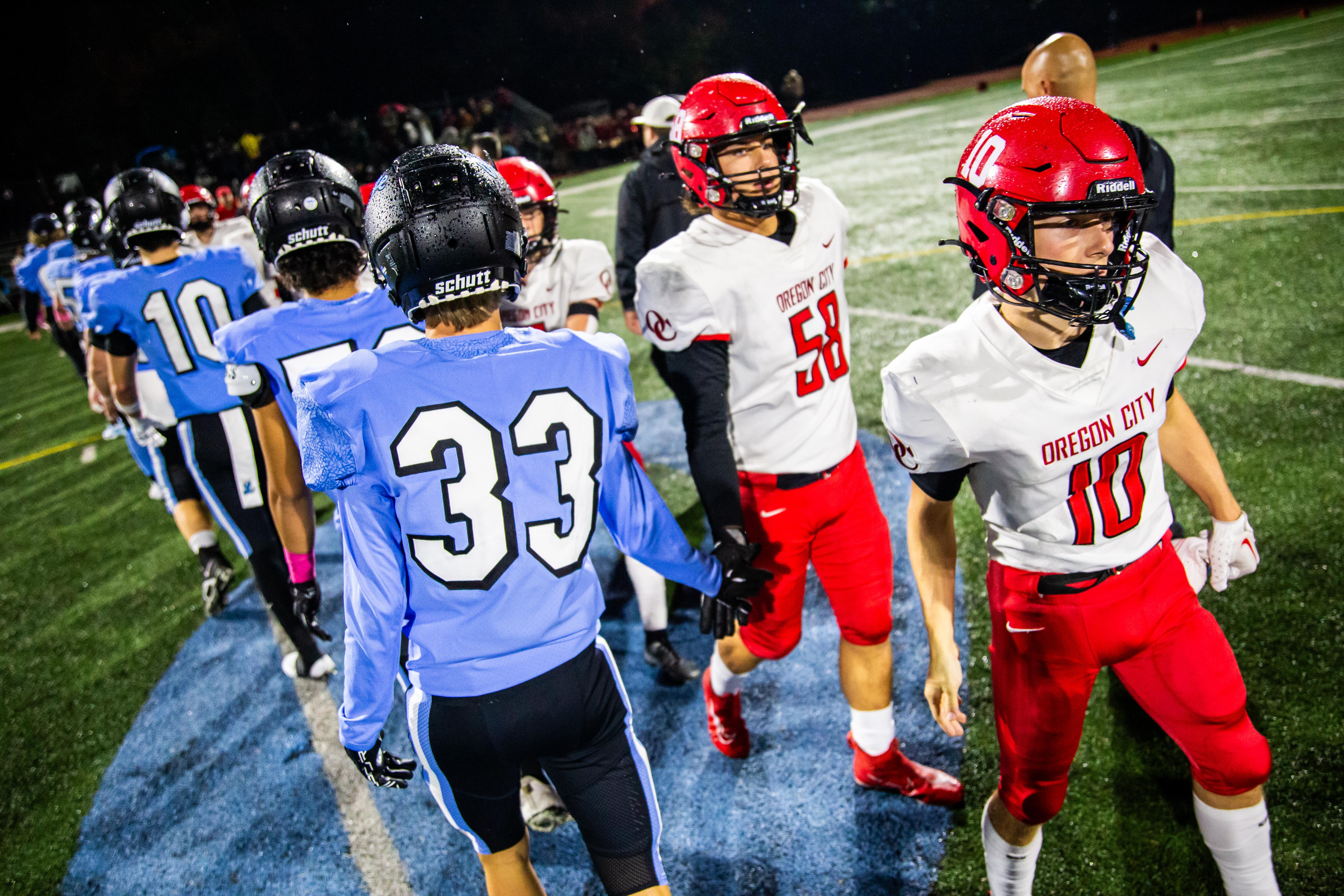 Lake Ridge Pacers Oregon high school football: Lakeridge Pacers vs Oregon City Pioneers ...