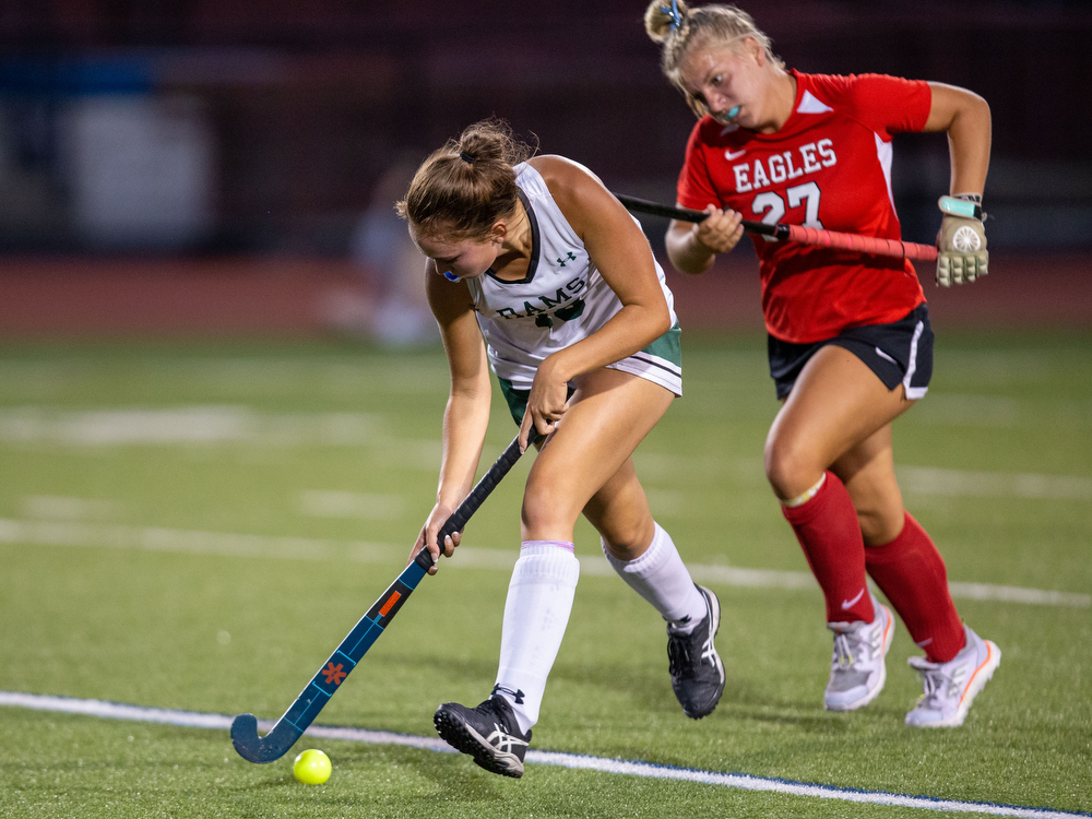 CV scores in the closing minutes for a 2-1 field hockey win over CD ...