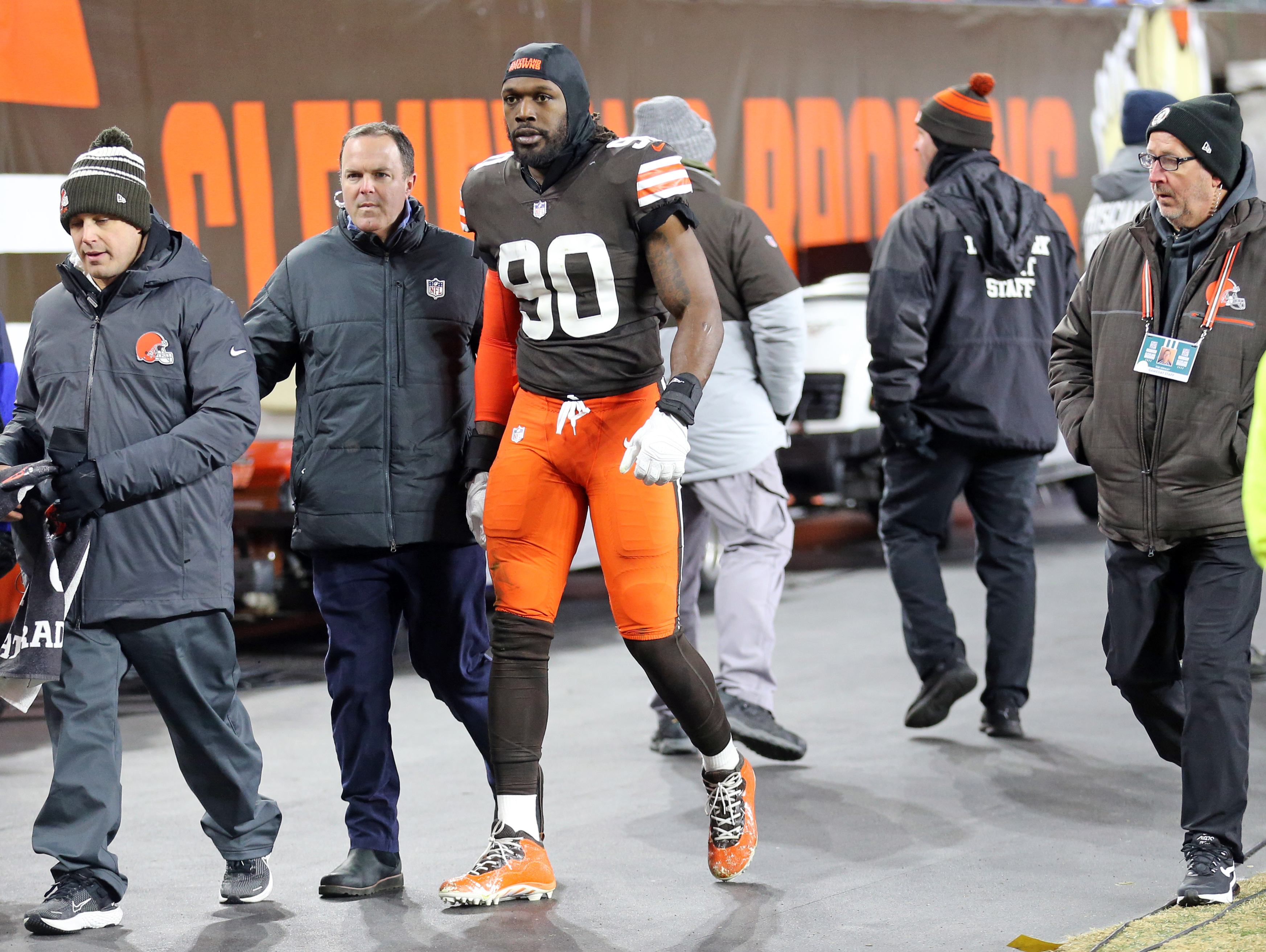 Browns DE Clowney in concussion protocol, S Johnson hurt