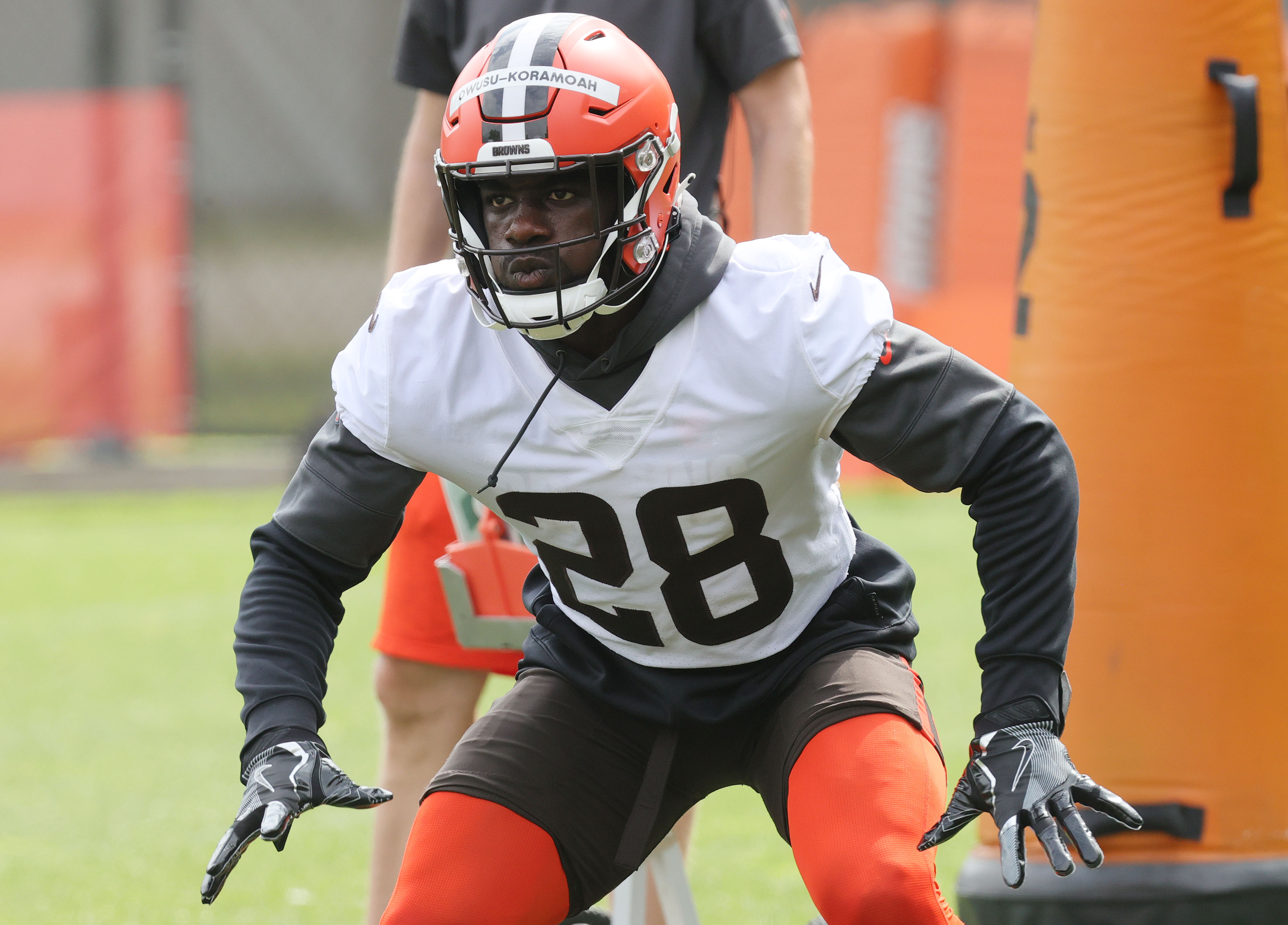 Browns LB Jeremiah Owusu-Koramoah placed on the COVID-19 reserve list 