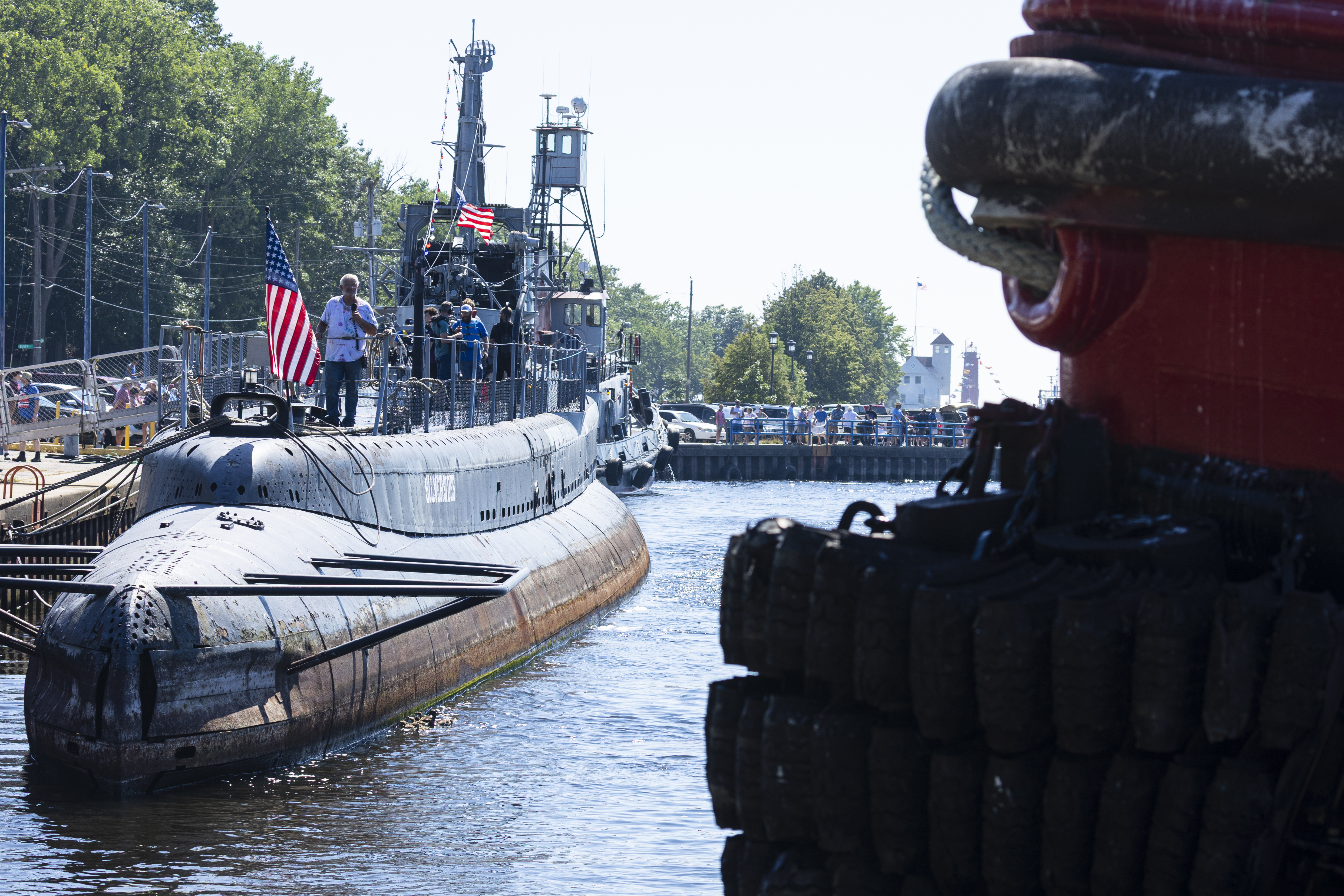 USS Silversides SS-236 departs Muskegon for journey across Lake