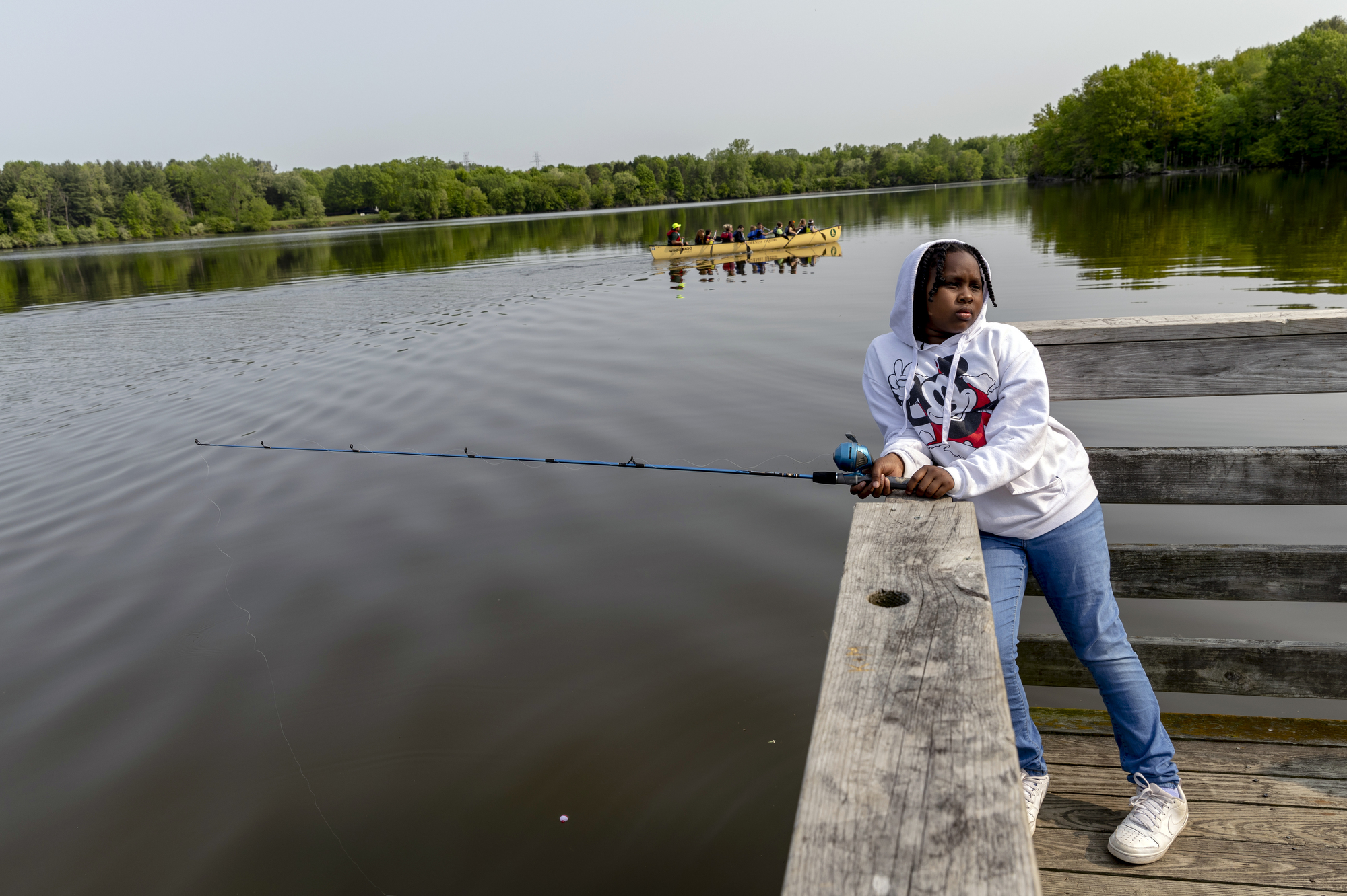 More than 800 Flint-area students learn to canoe, fish on C.S. Mott ...