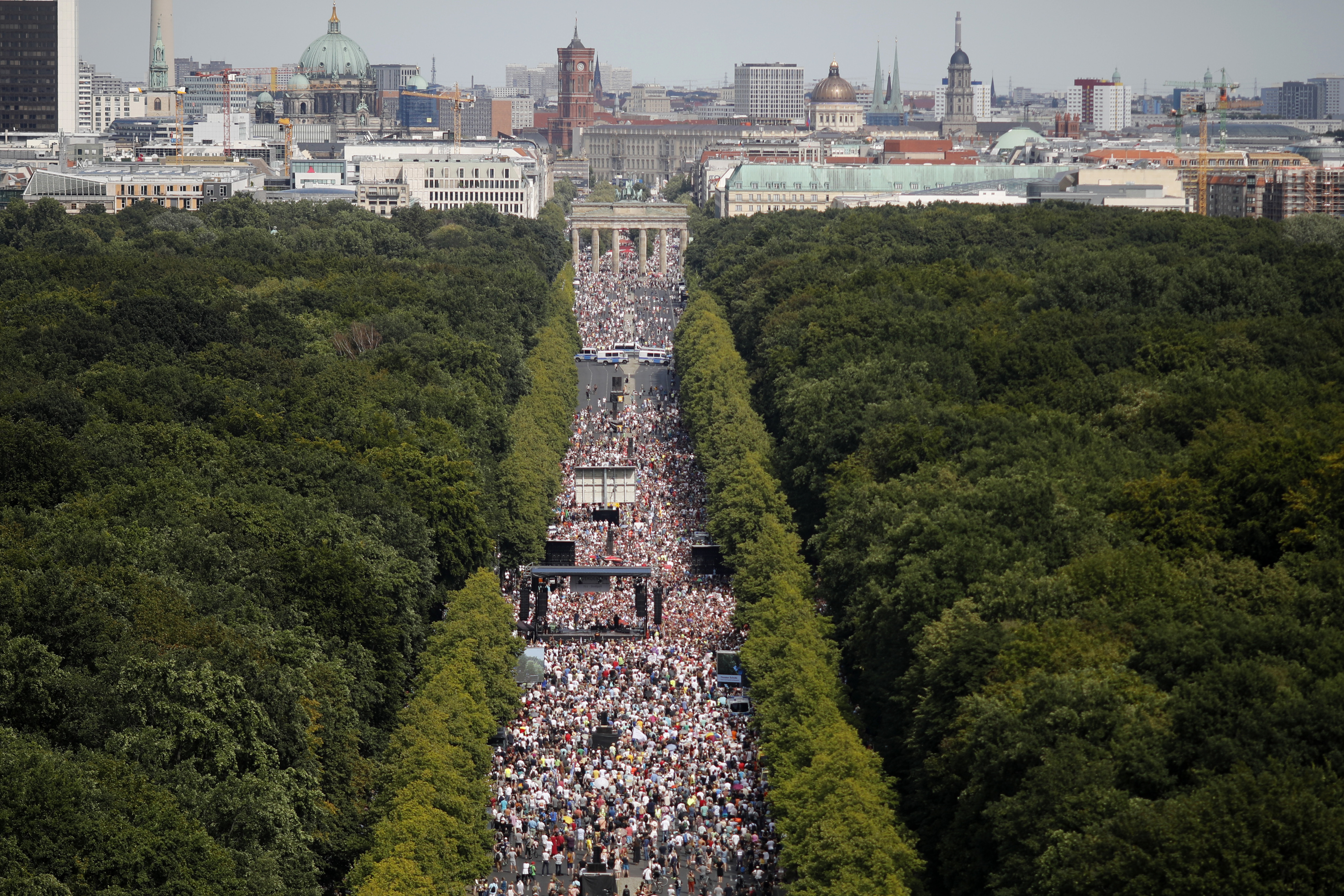 самый большой митинг в германии