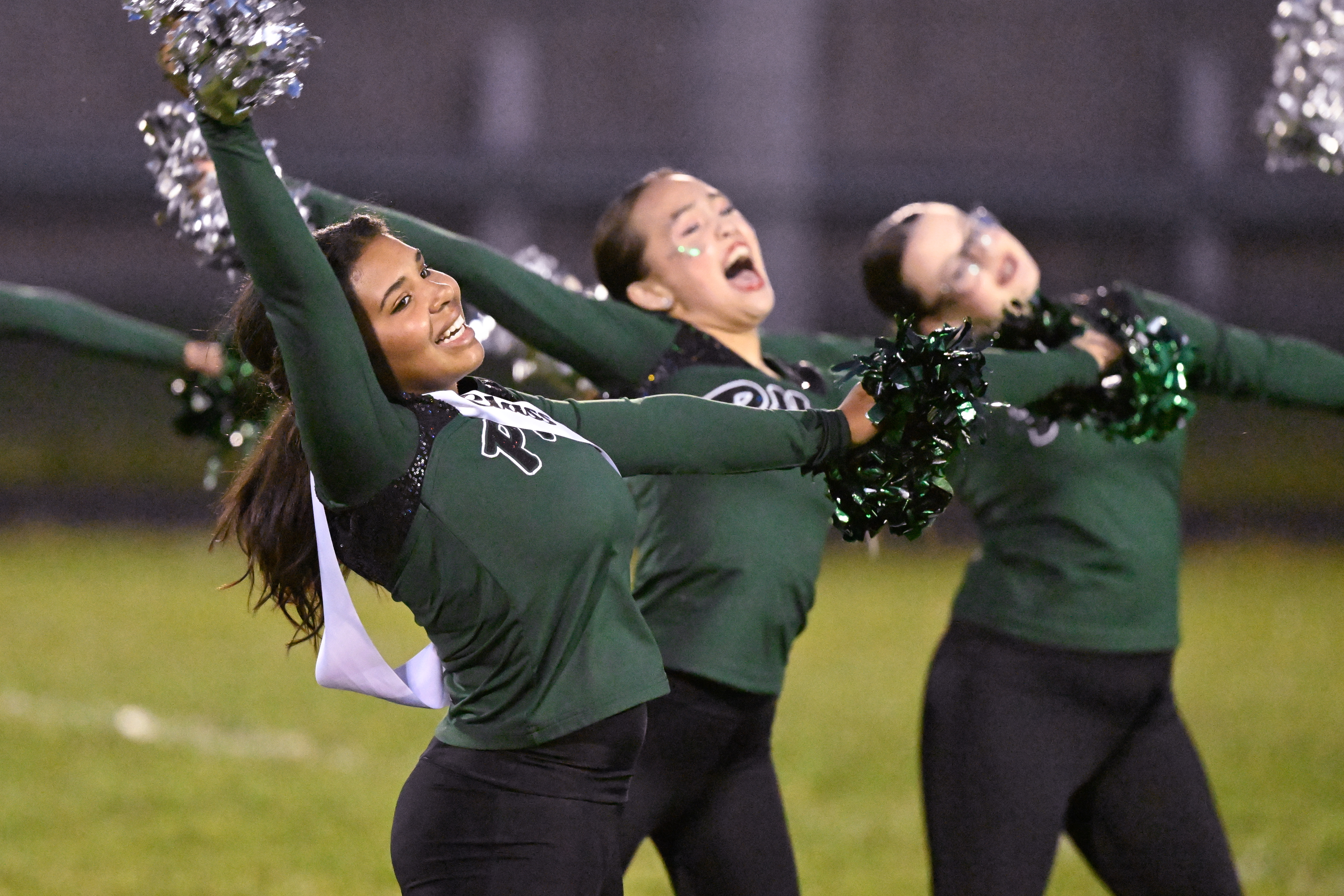 2015 NFL cheerleaders: Week 5